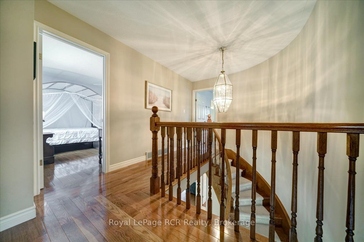 303 6th Avenue W Property Photo 23