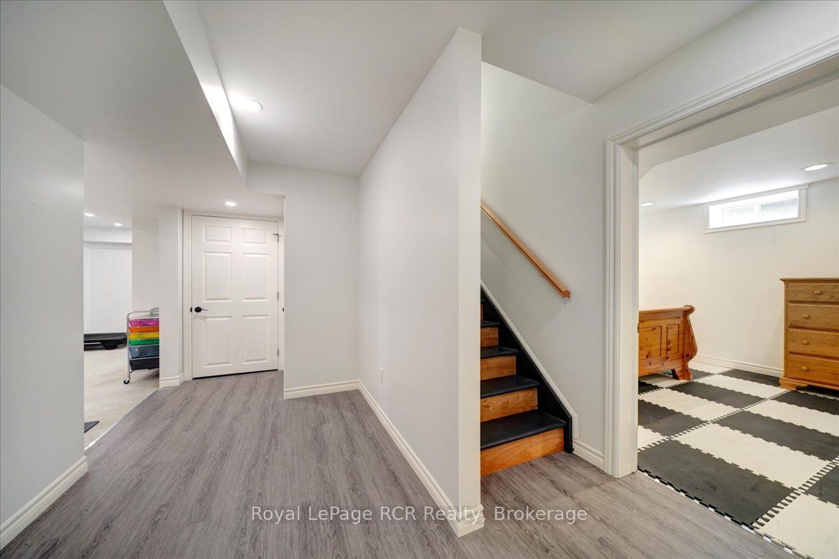 303 6th Avenue W Property Photo 37