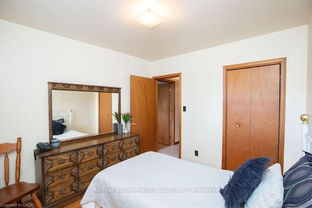 313 Barton Street W Property Photo 14