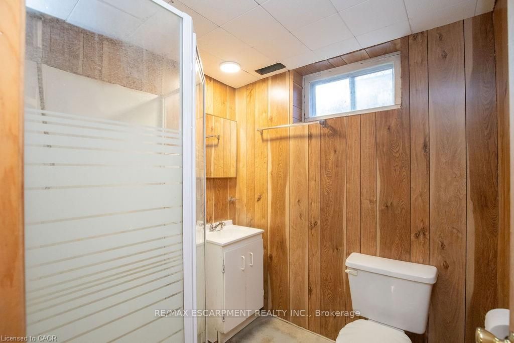 313 Barton Street W Property Photo 20