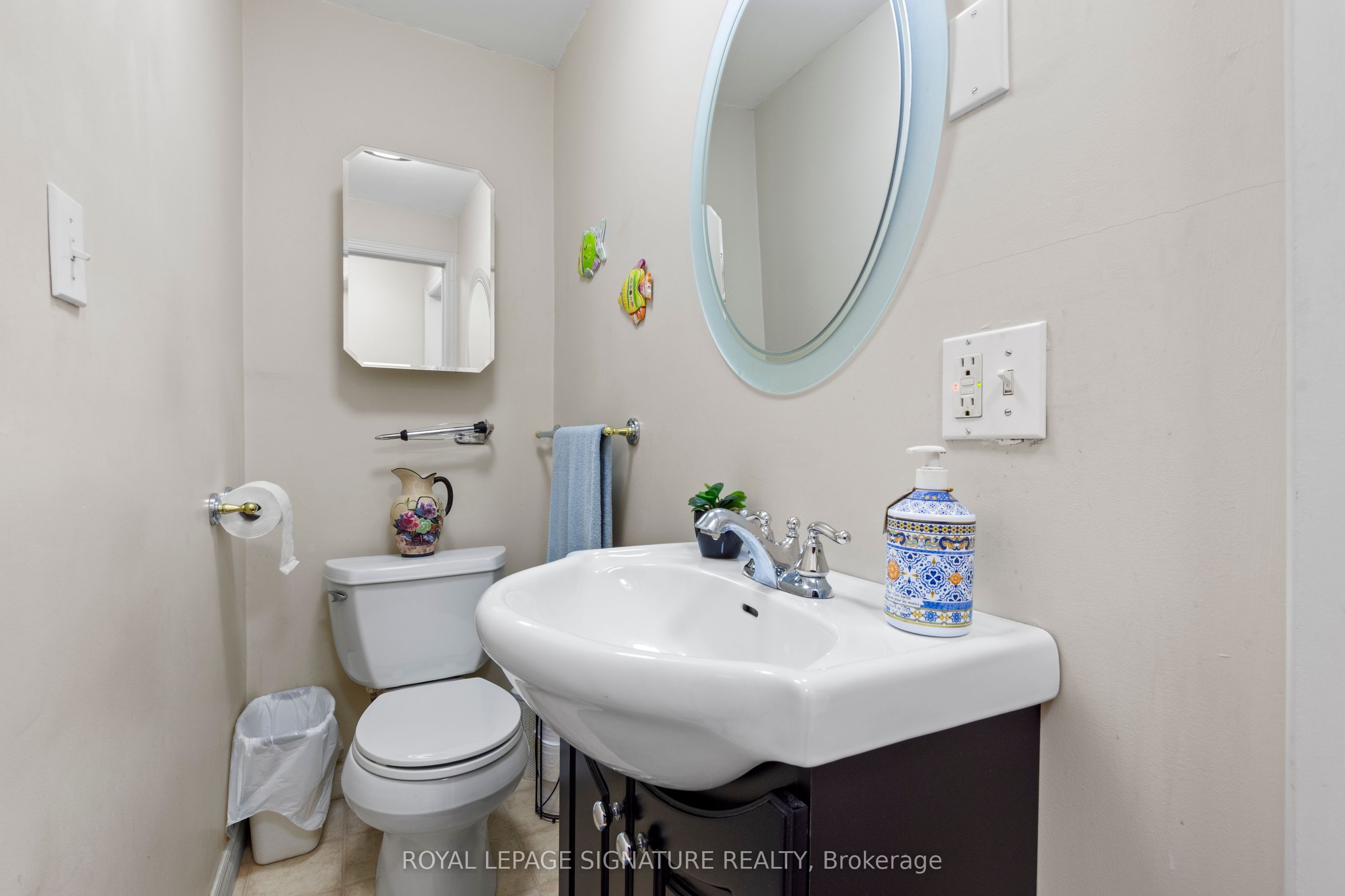 58 Centennial Parkway S Property Photo 15