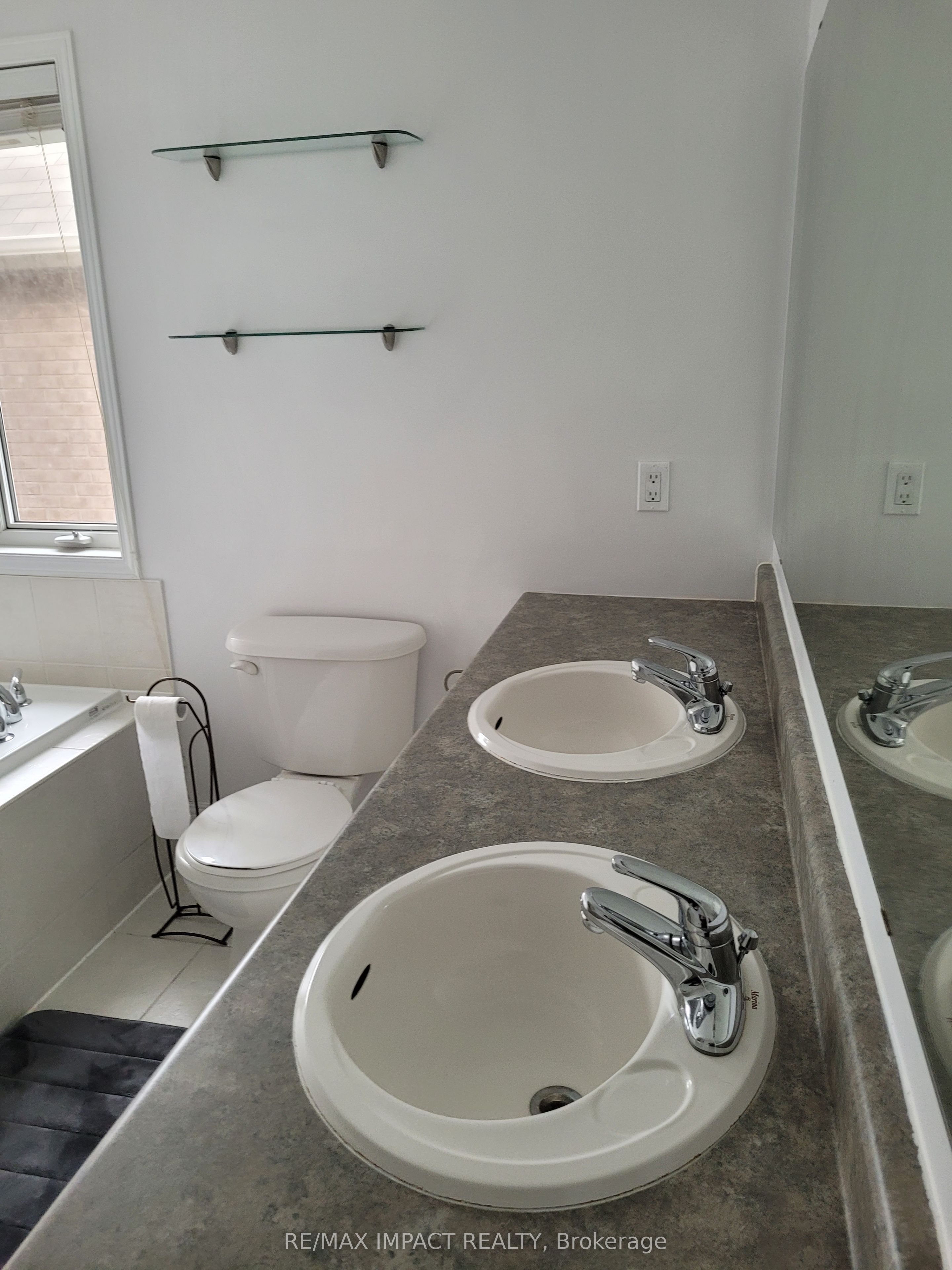 20 Remembrance Crescent Property Photo 23