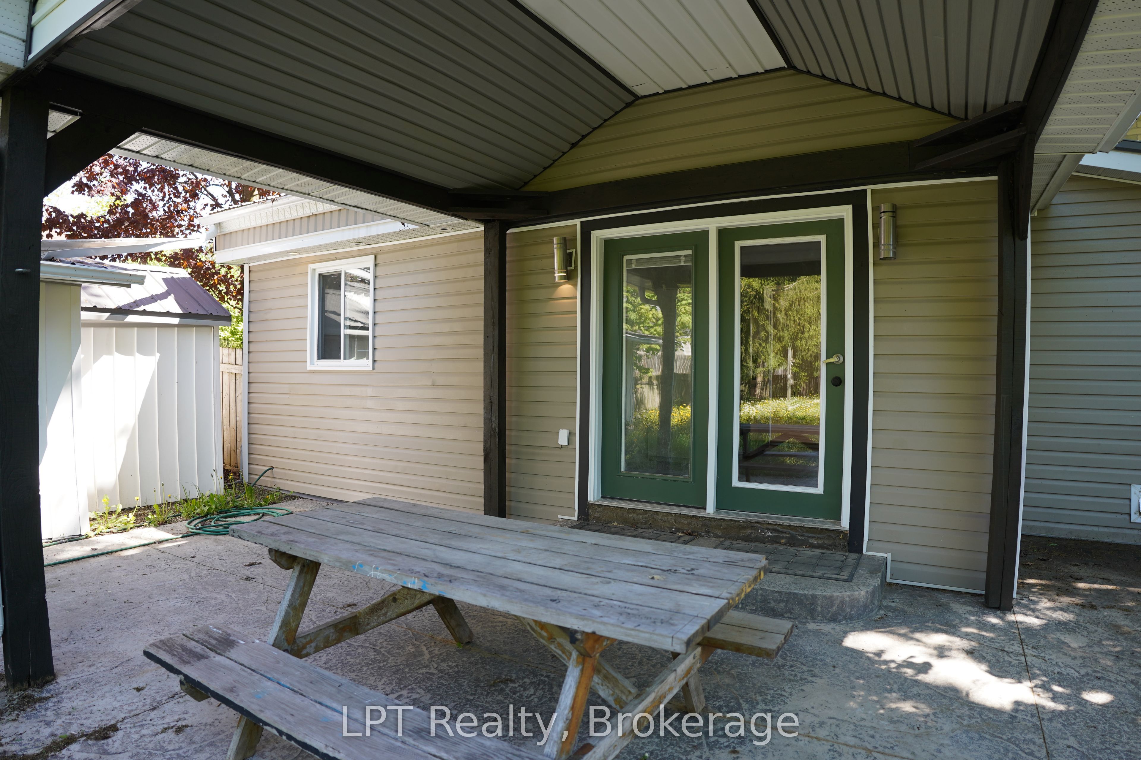 551 Louisa Street Property Photo 33