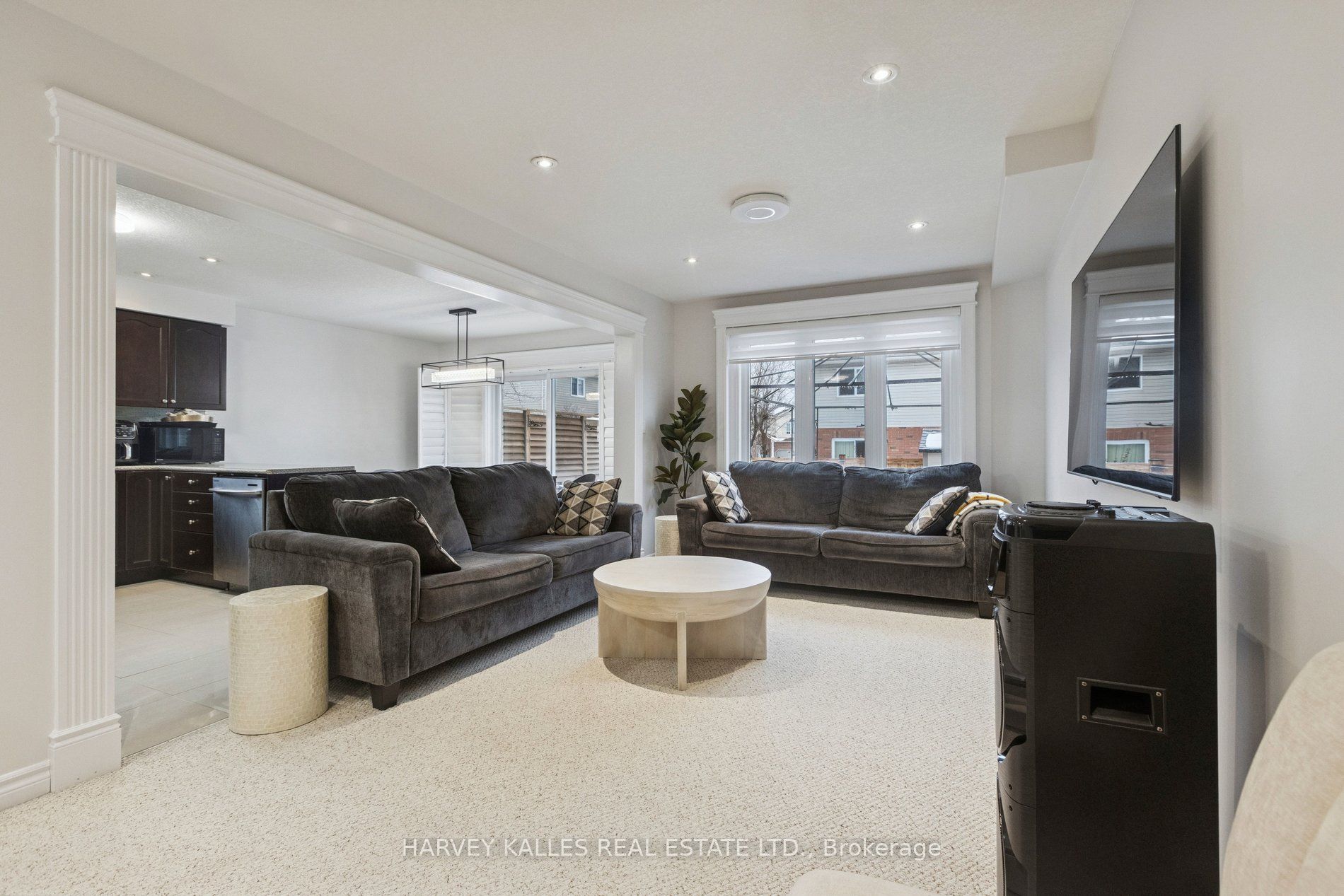 409 Tealby Crescent Property Photo 1