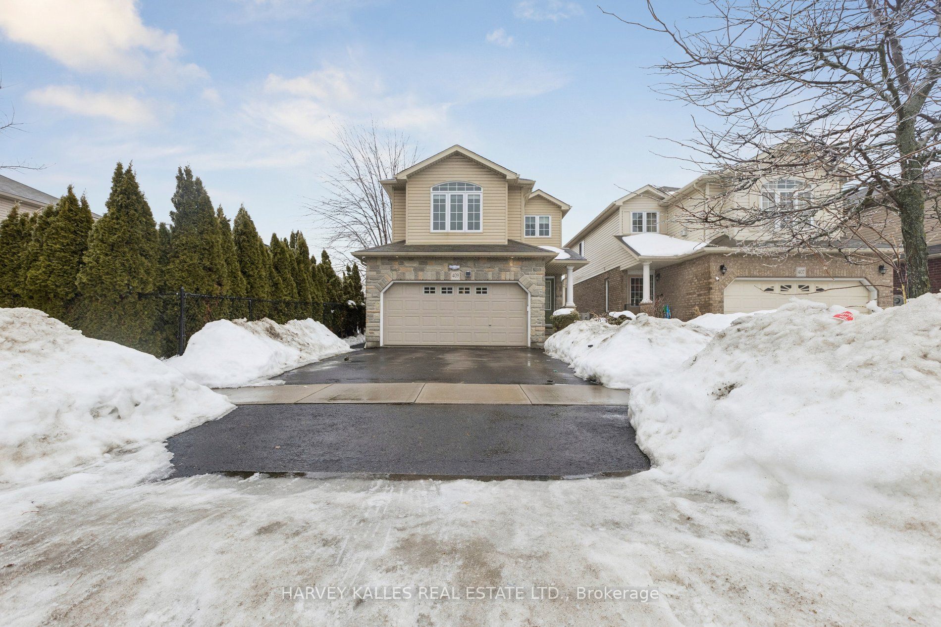 409 Tealby Crescent Property Photo 2