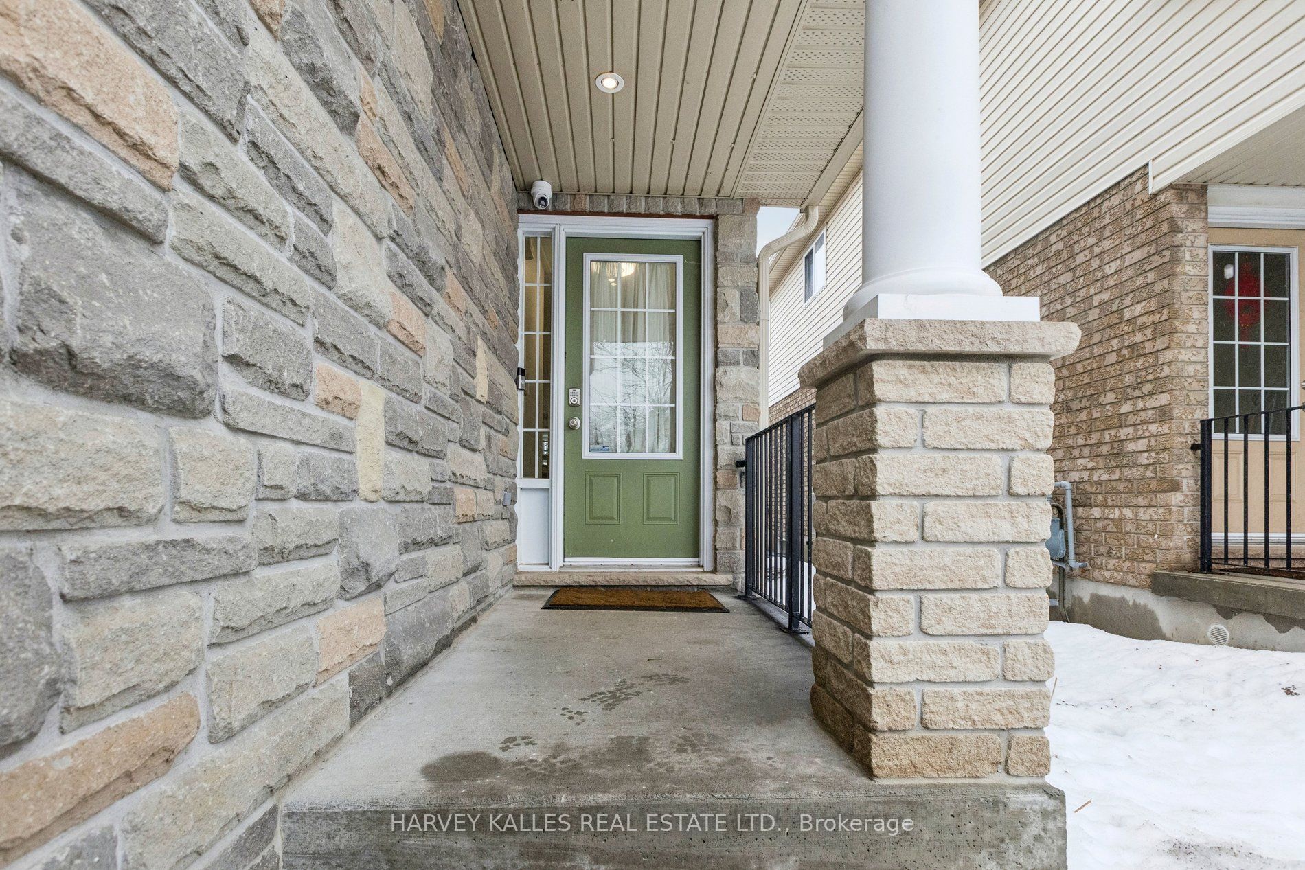 409 Tealby Crescent Property Photo 4