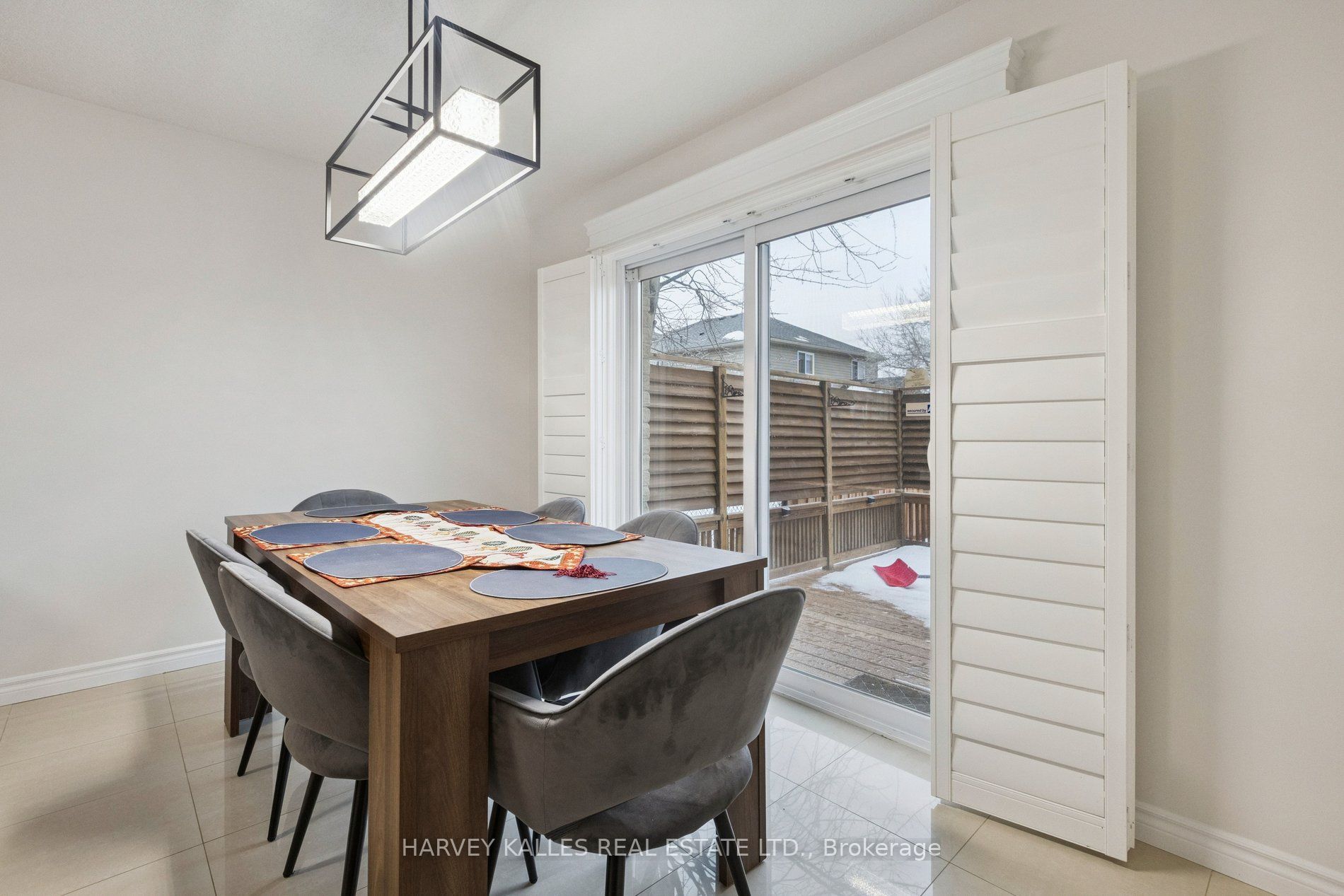 409 Tealby Crescent Property Photo 14