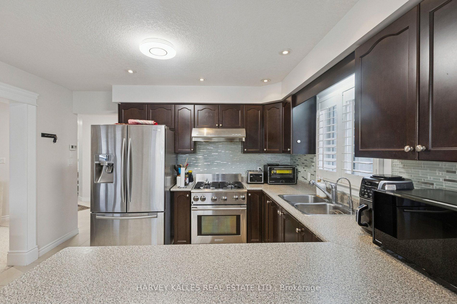 409 Tealby Crescent Property Photo 16