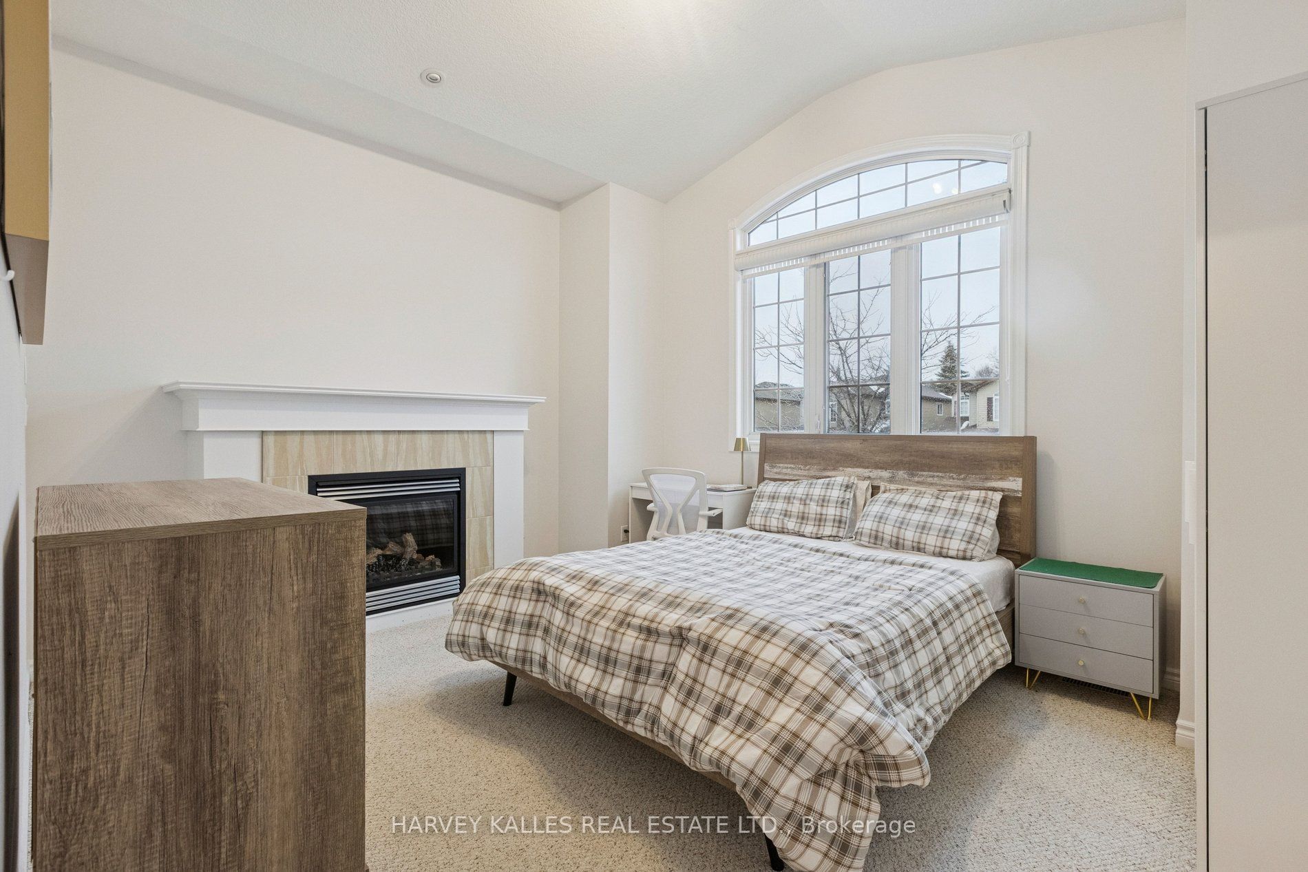 409 Tealby Crescent Property Photo 23