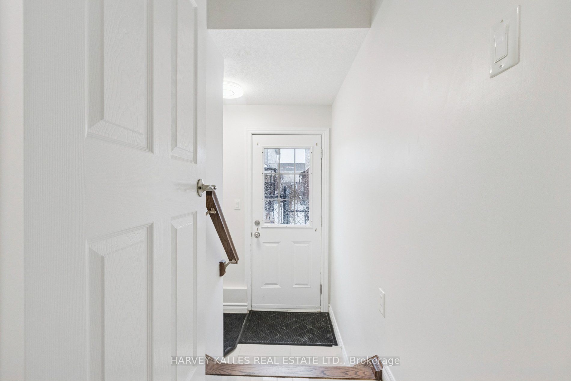 409 Tealby Crescent Property Photo 32
