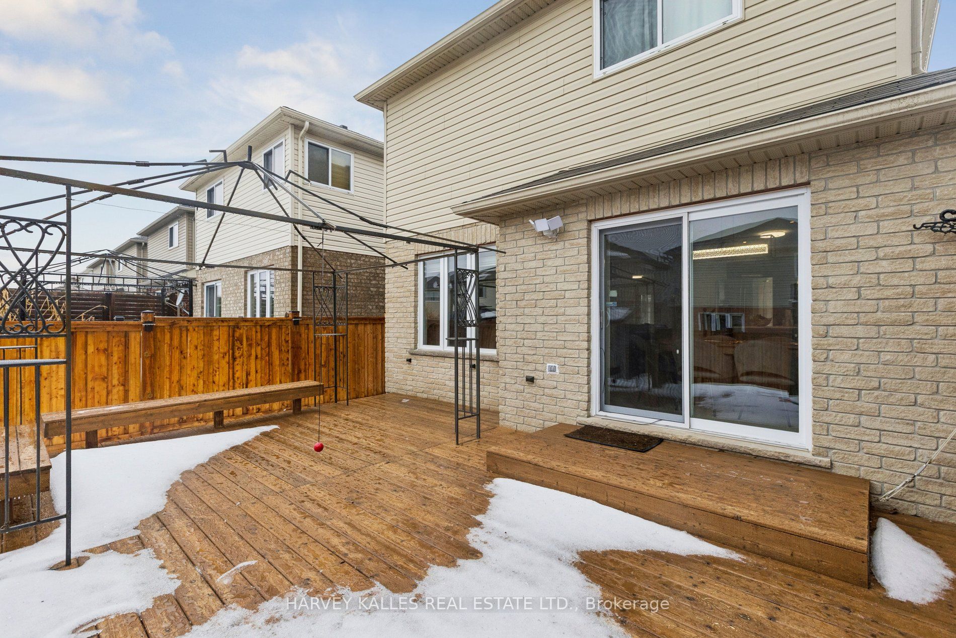 409 Tealby Crescent Property Photo 42