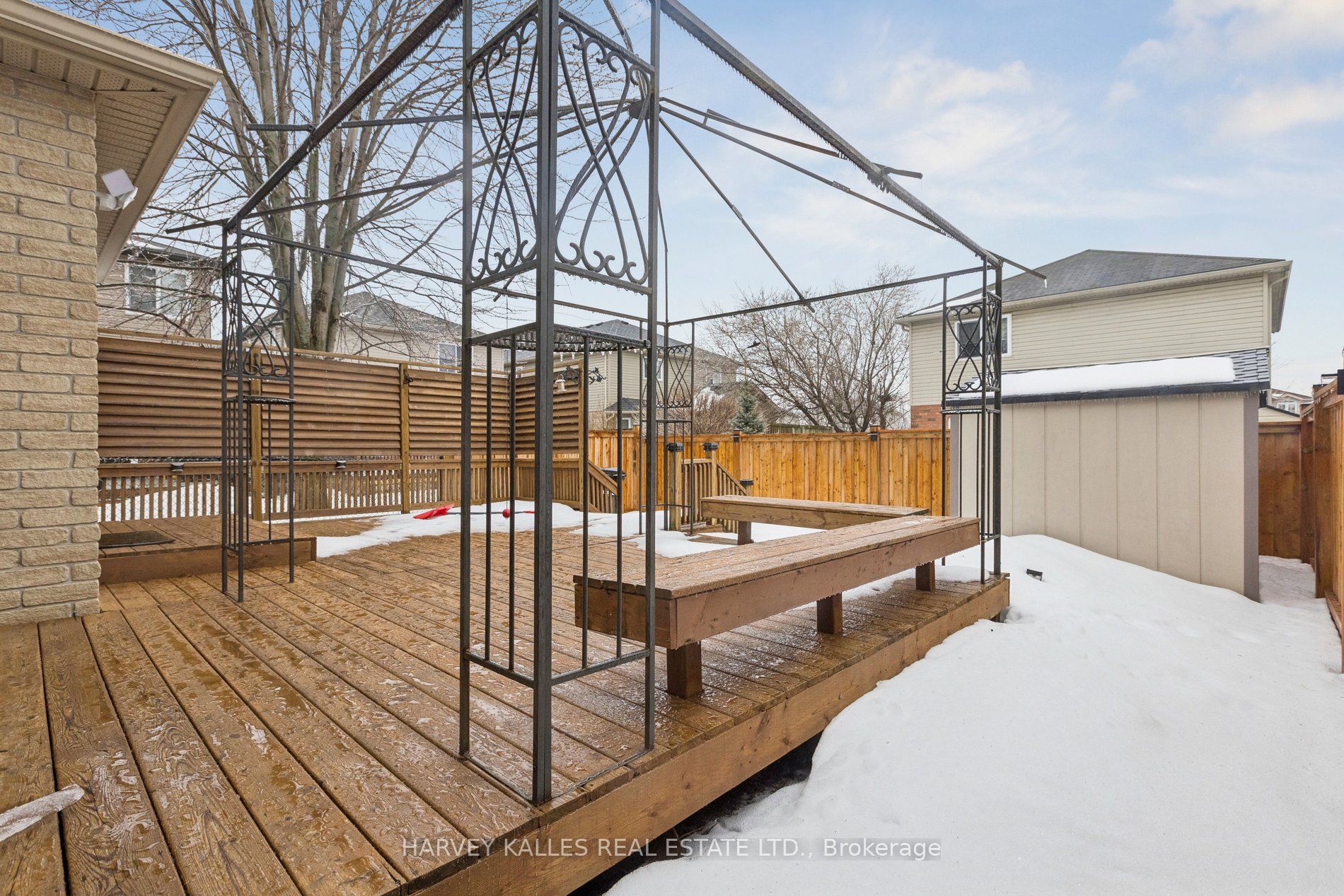 409 Tealby Crescent Property Photo 44