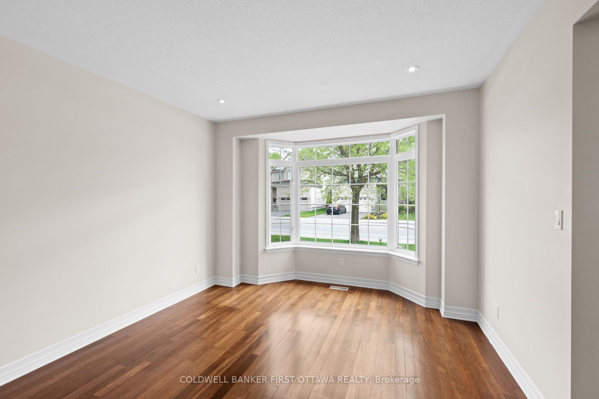 788 Kilbirnie Drive Property Photo 6