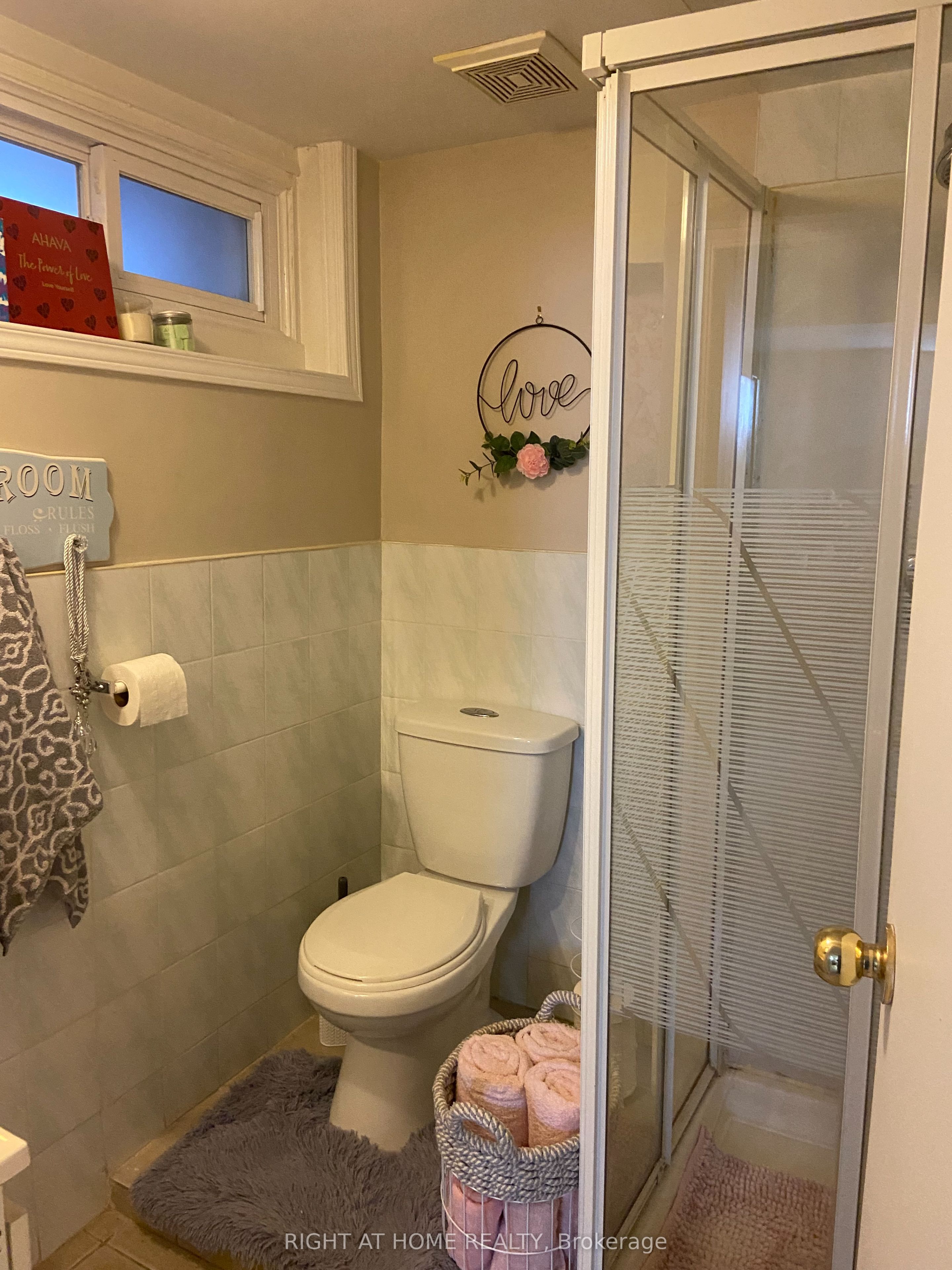 52 Emerson Street Property Photo 6