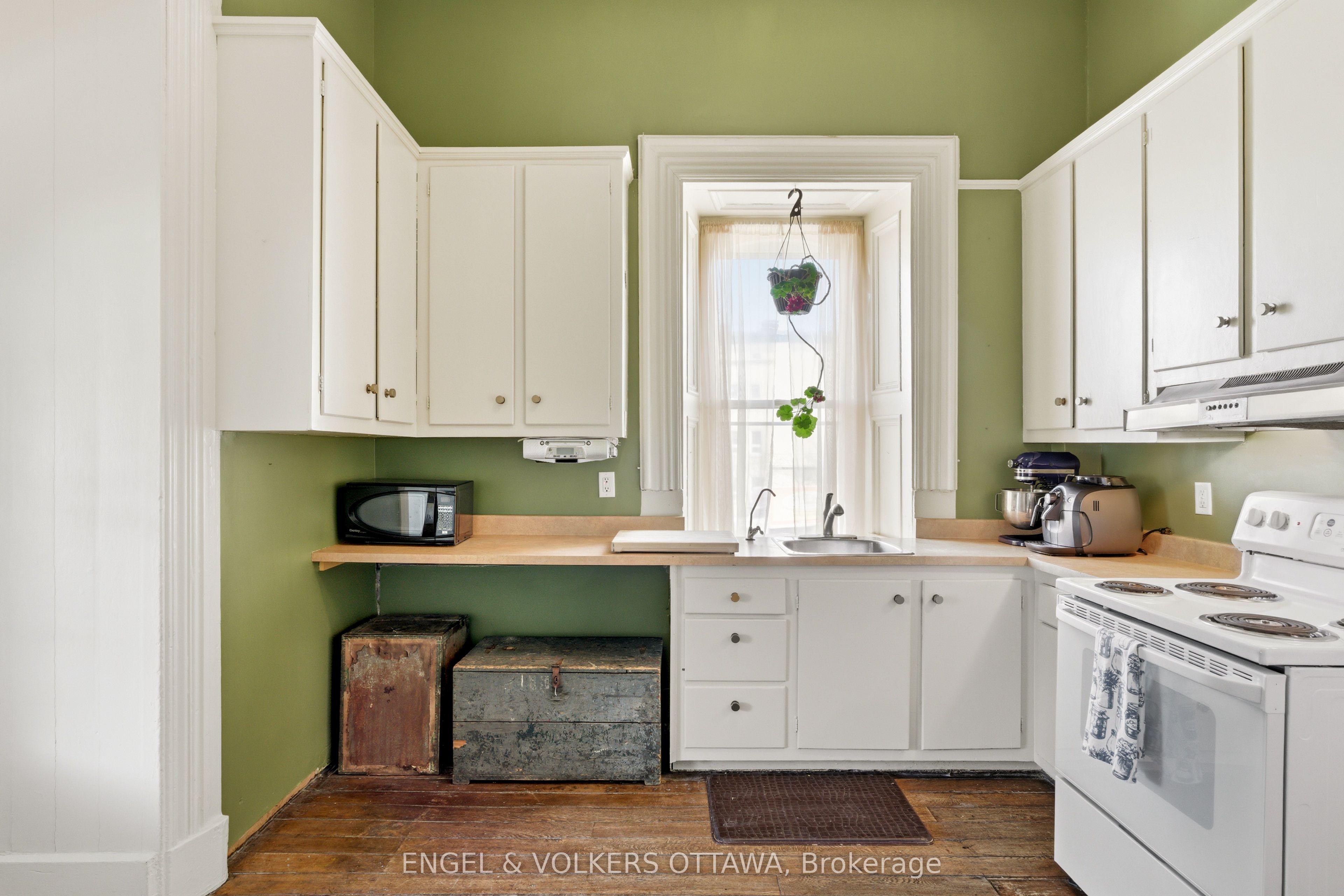 382 Mcgill Street Property Photo 16