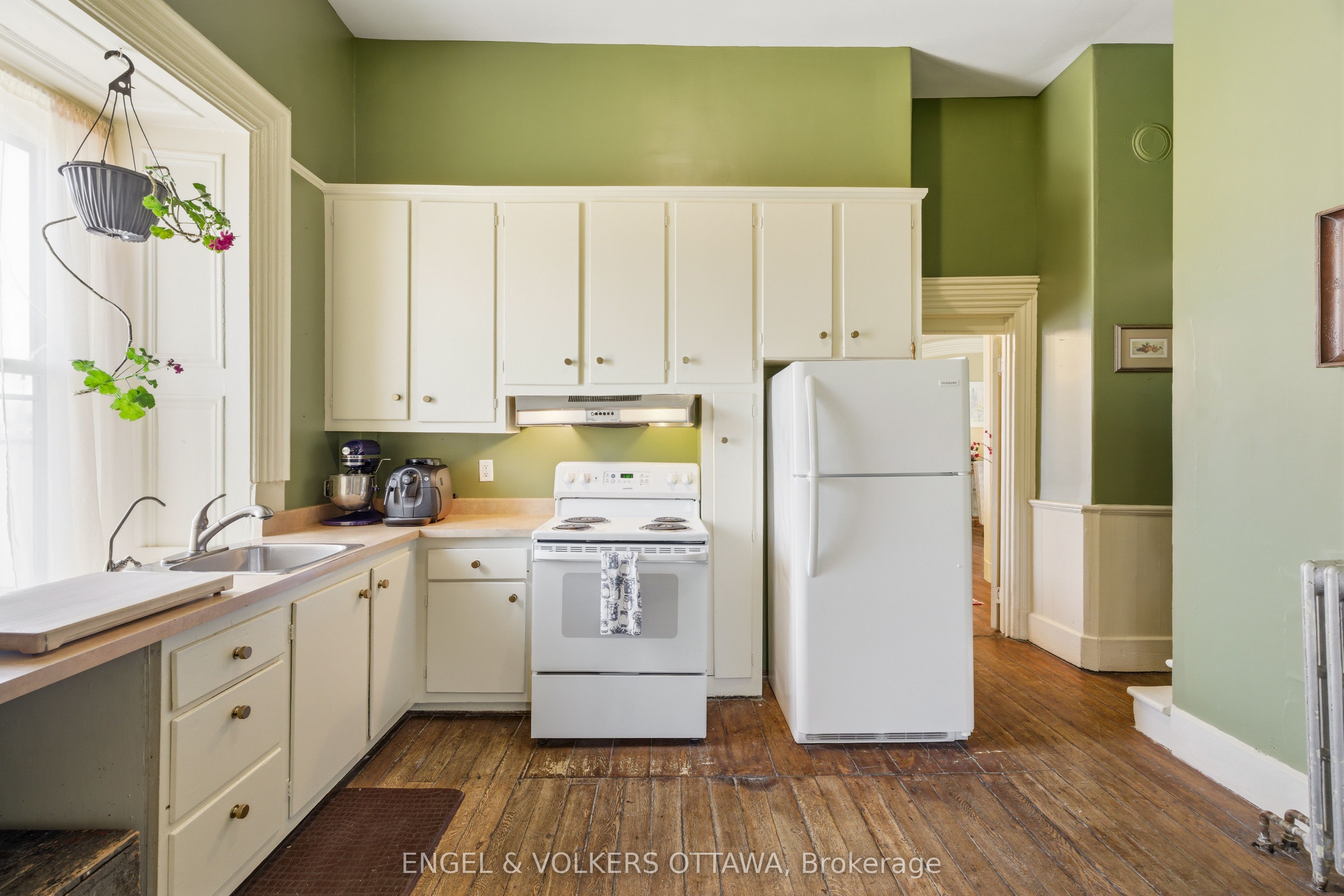 382 Mcgill Street Property Photo 17