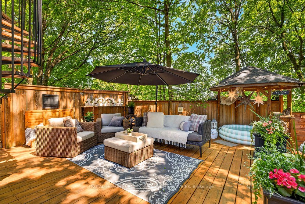 123 Main Street W Property Photo 41
