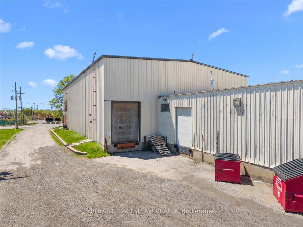 24 Edgewater Street Property Photo 15