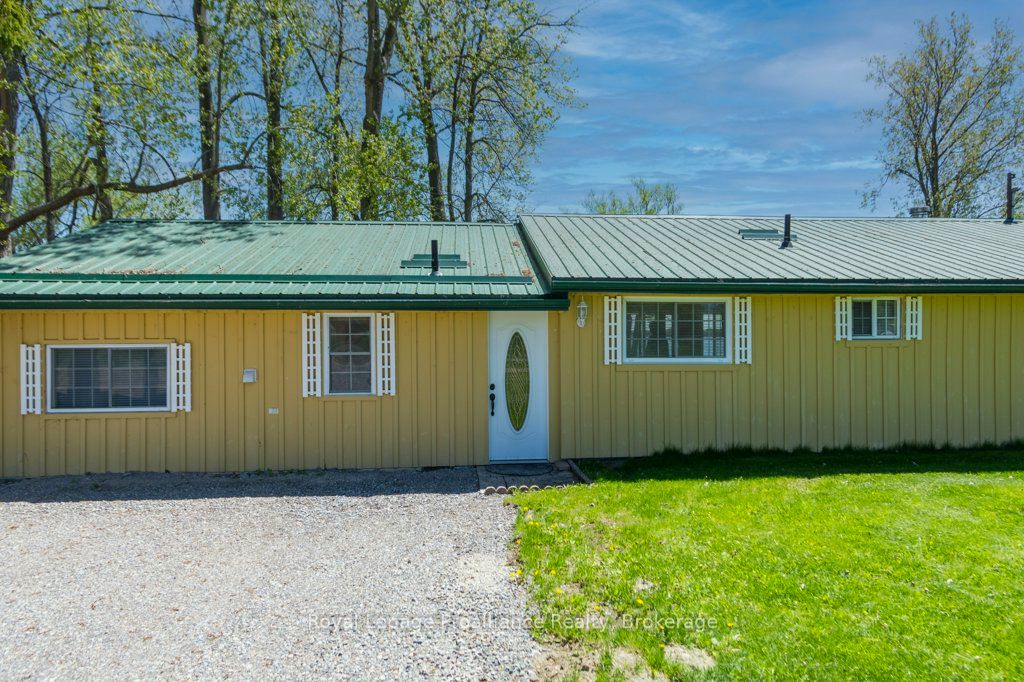 22579 Loyalist Parkway Property Photo 2