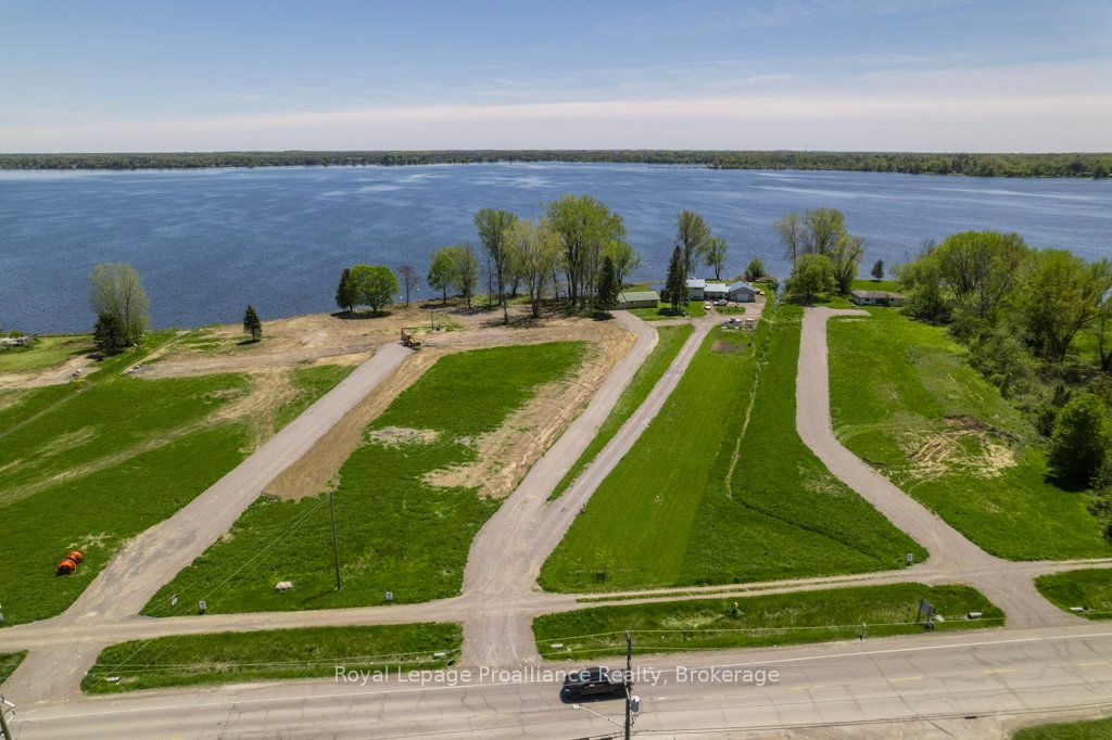 22579 Loyalist Parkway Property Photo 4