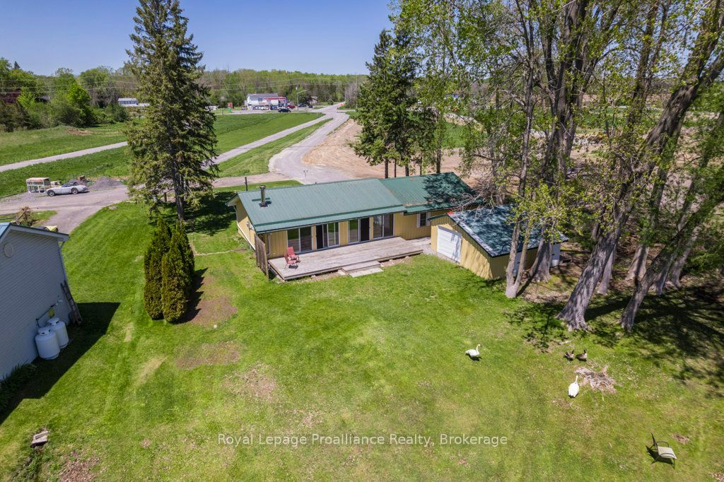 22579 Loyalist Parkway Property Photo 6