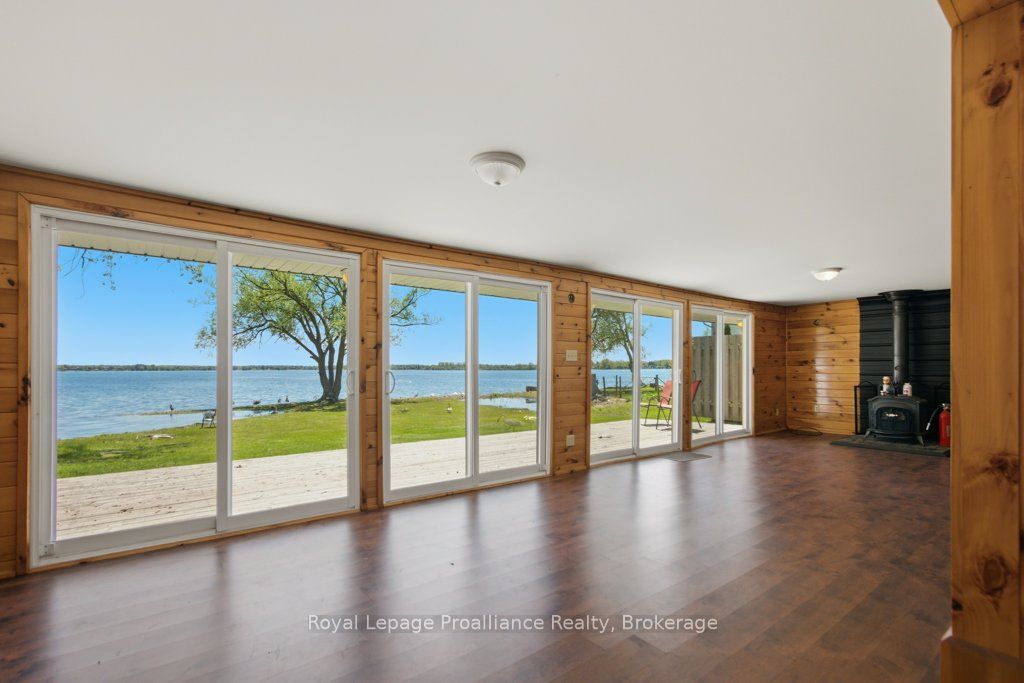 22579 Loyalist Parkway Property Photo 8