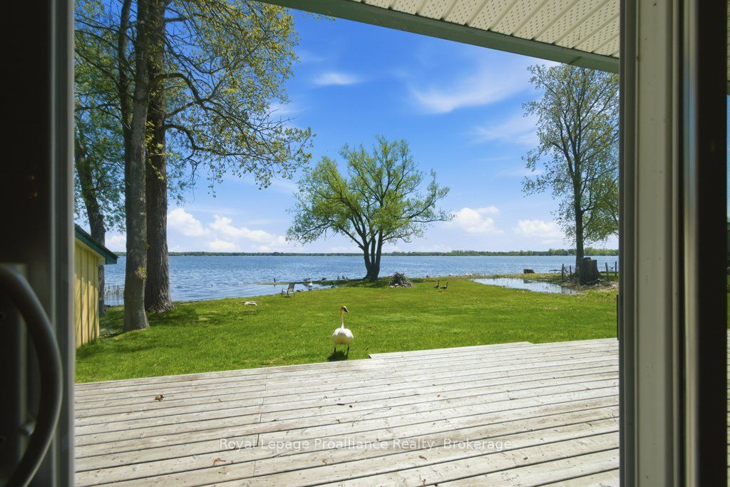 22579 Loyalist Parkway Property Photo 9