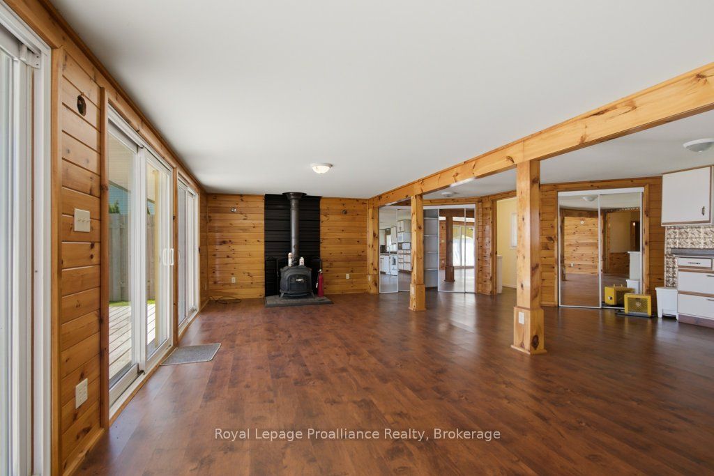 22579 Loyalist Parkway Property Photo 10
