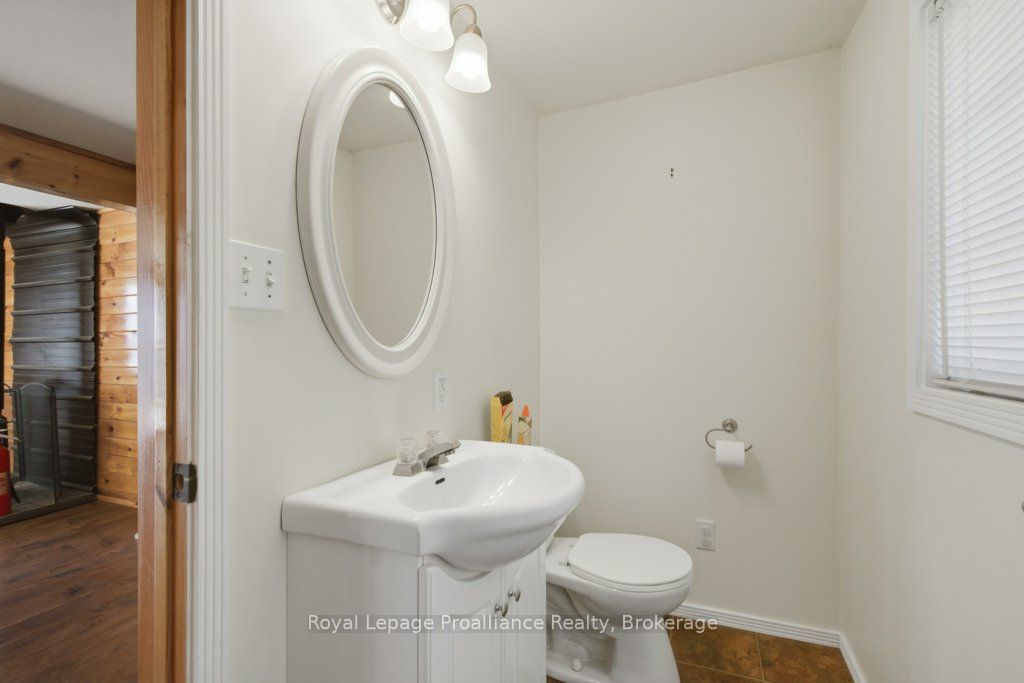 22579 Loyalist Parkway Property Photo 14