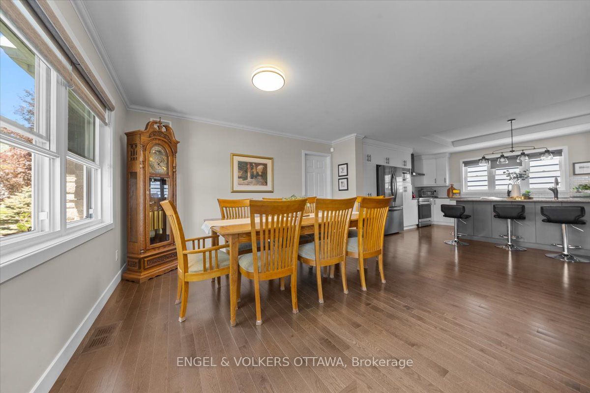 1005 Gold Crescent Property Photo 8