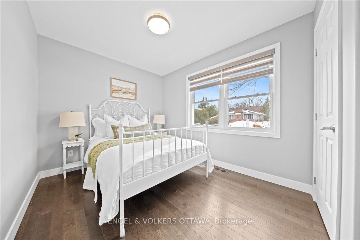 1005 Gold Crescent Property Photo 20
