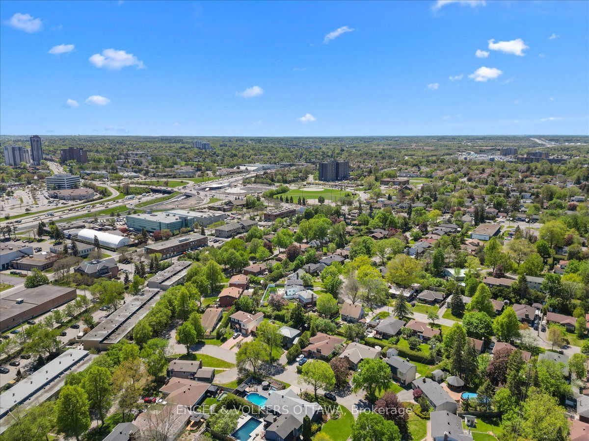 1005 Gold Crescent Property Photo 42