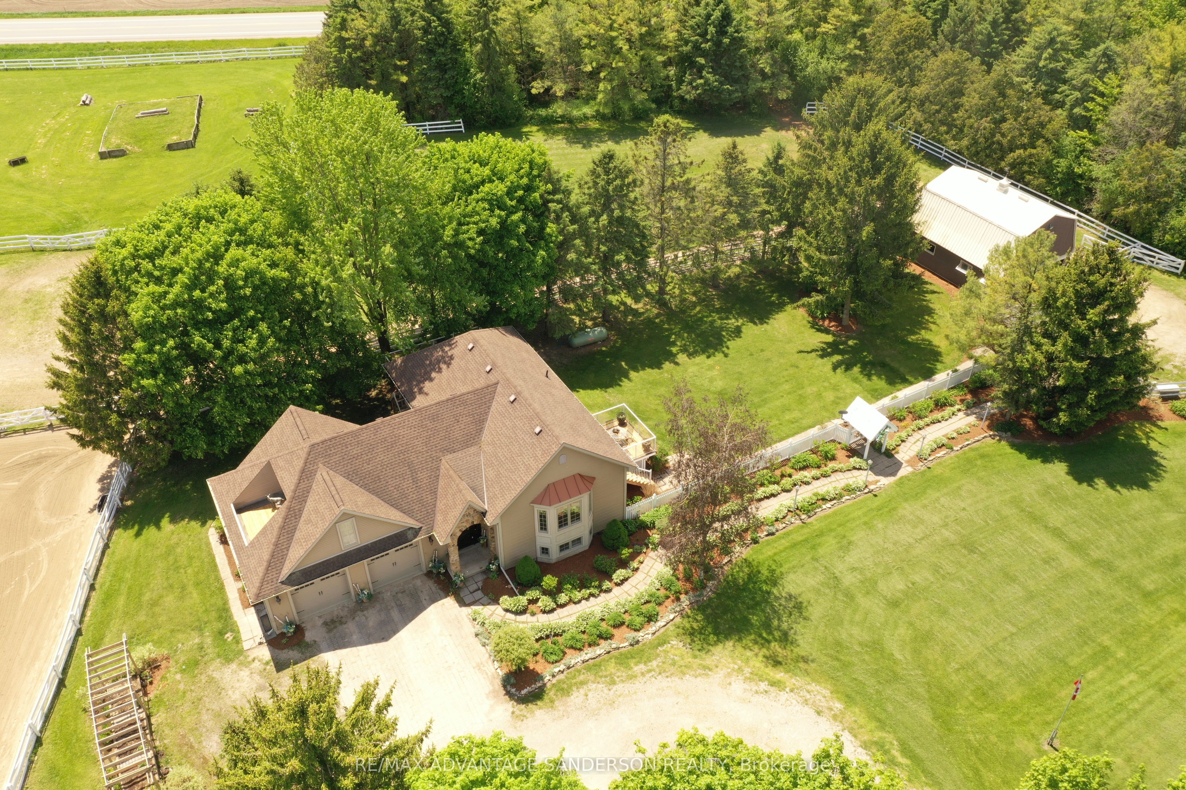 4099 Mcintosh Drive Property Photo 6
