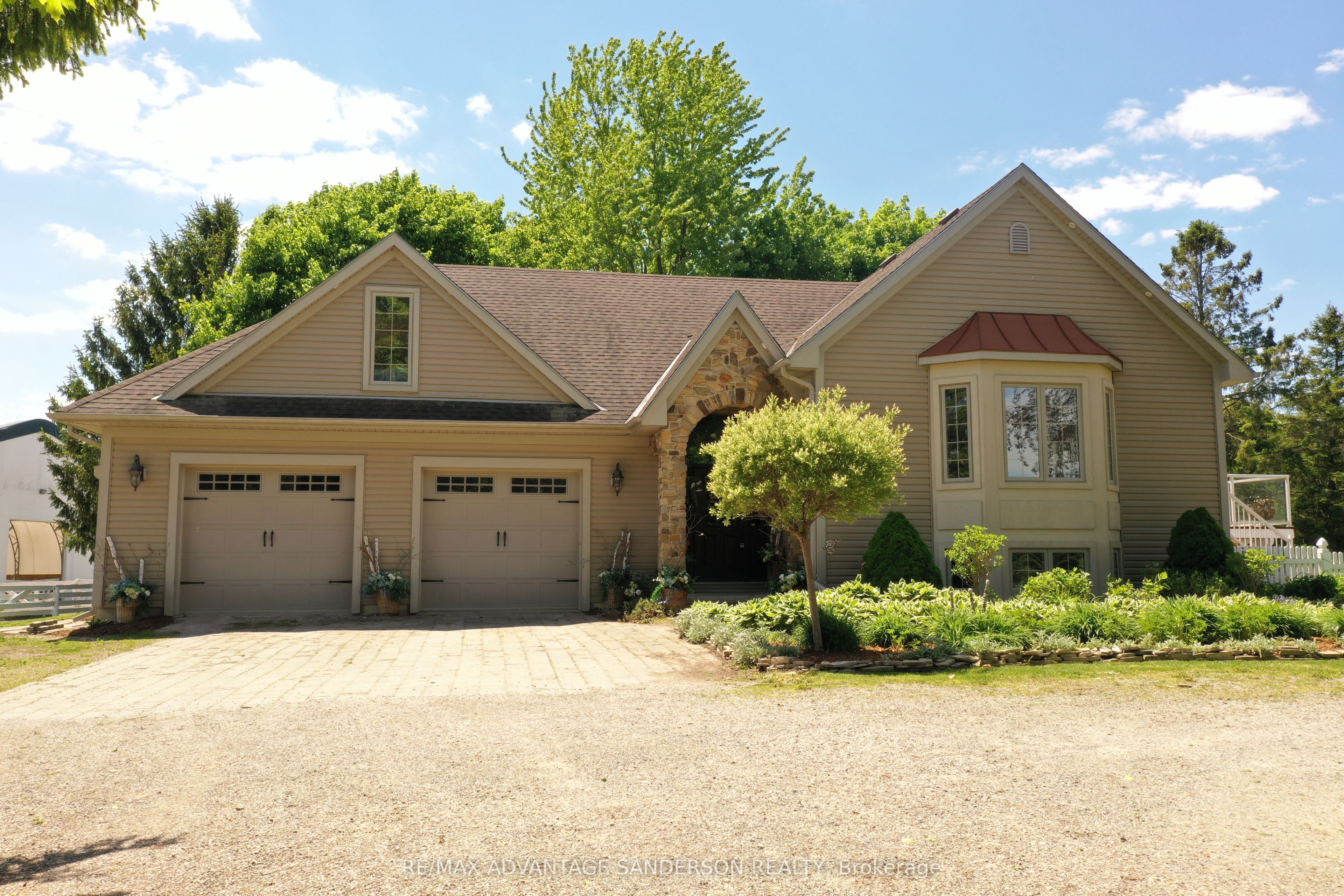 4099 Mcintosh Drive Property Photo 2