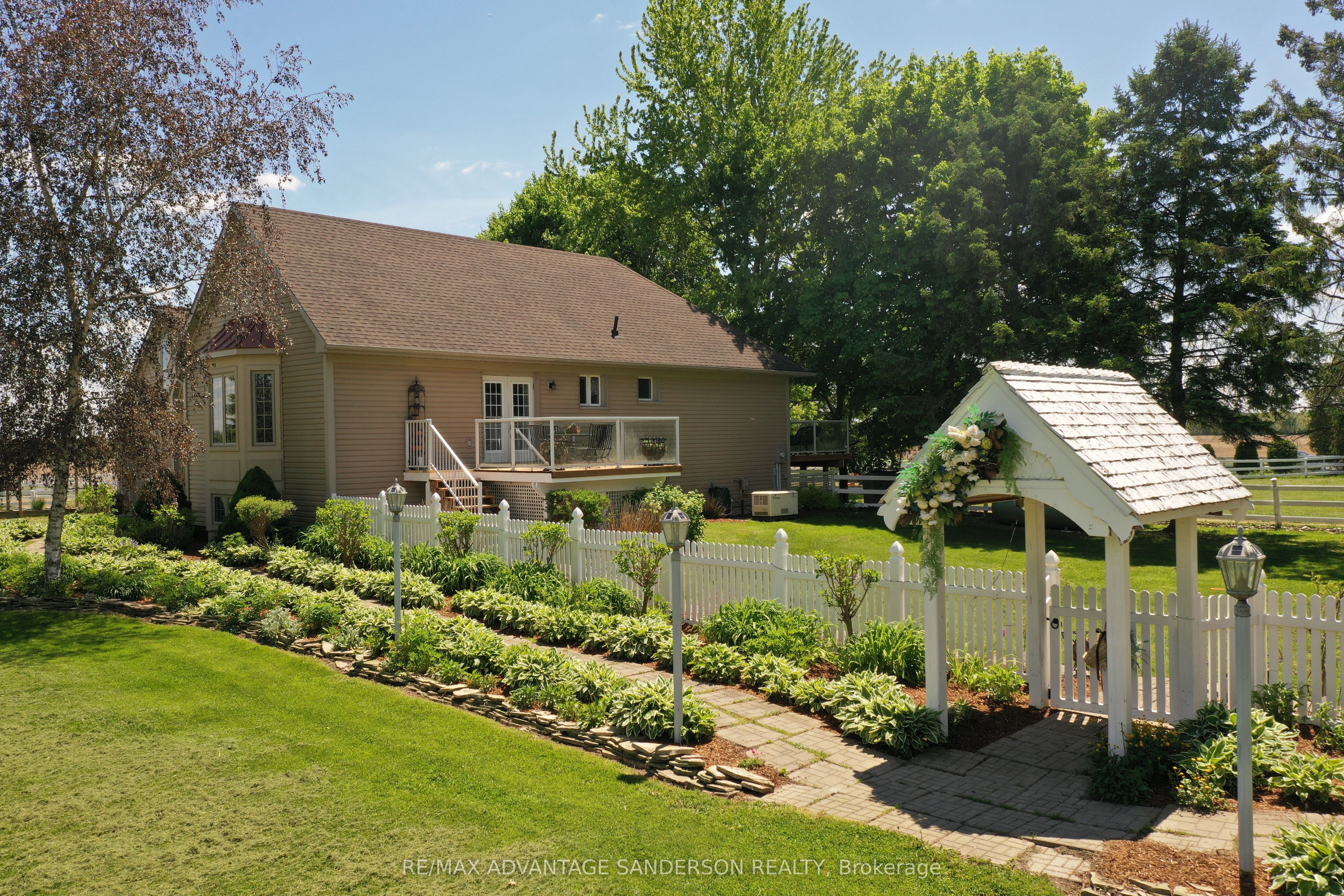 4099 Mcintosh Drive Property Photo 17