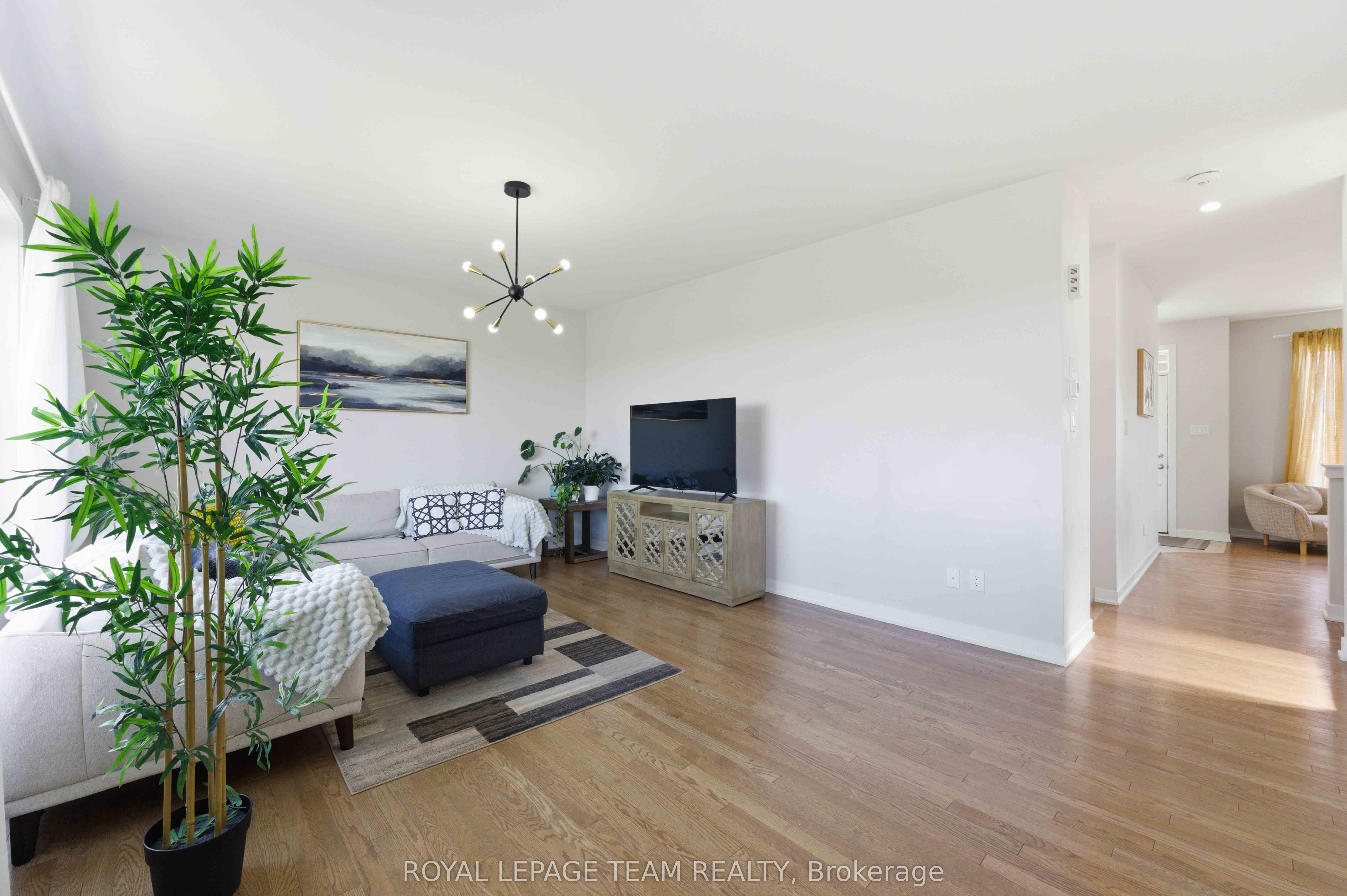 3048 Travertine Way Property Photo 13