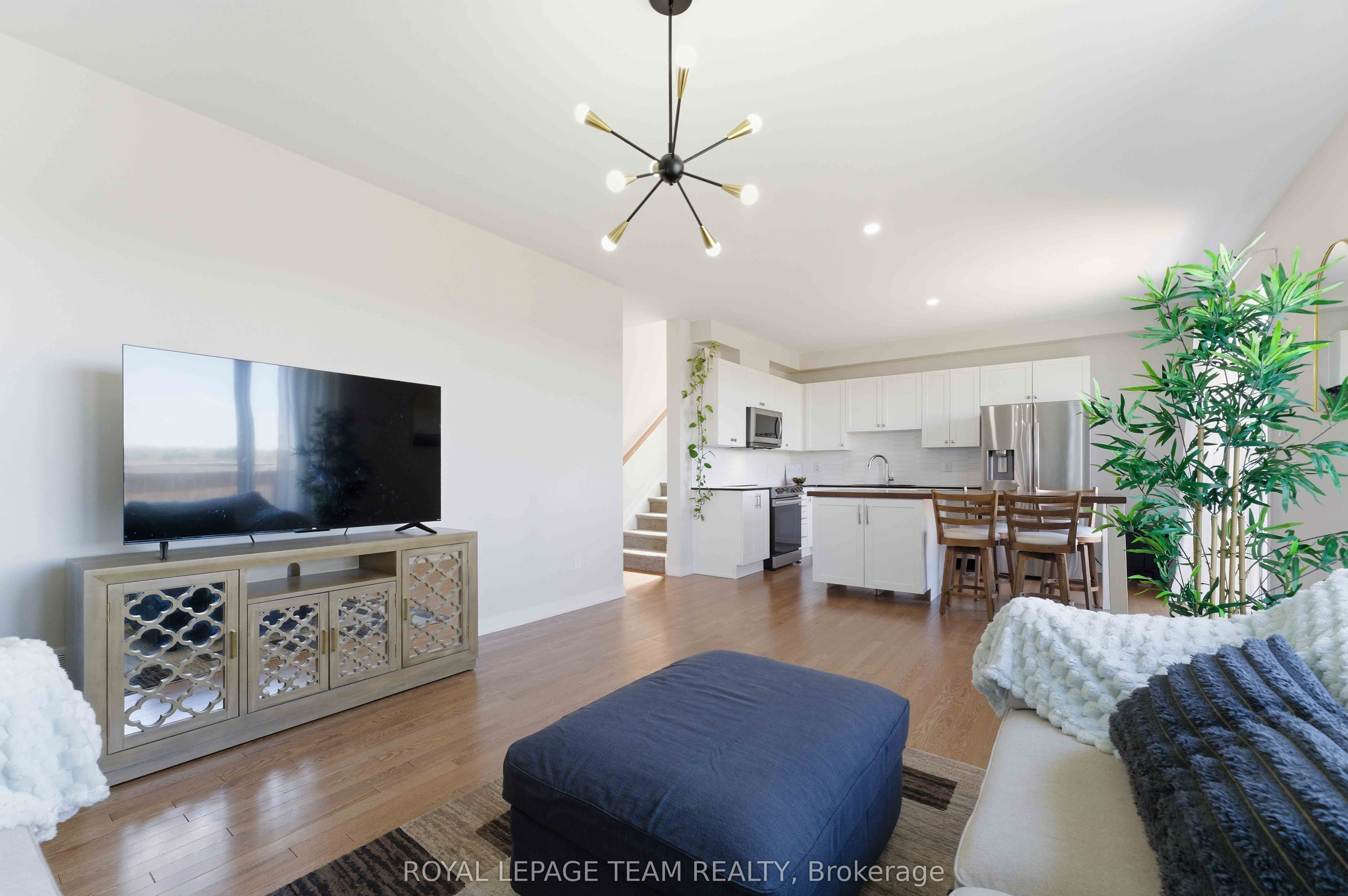 3048 Travertine Way Property Photo 15