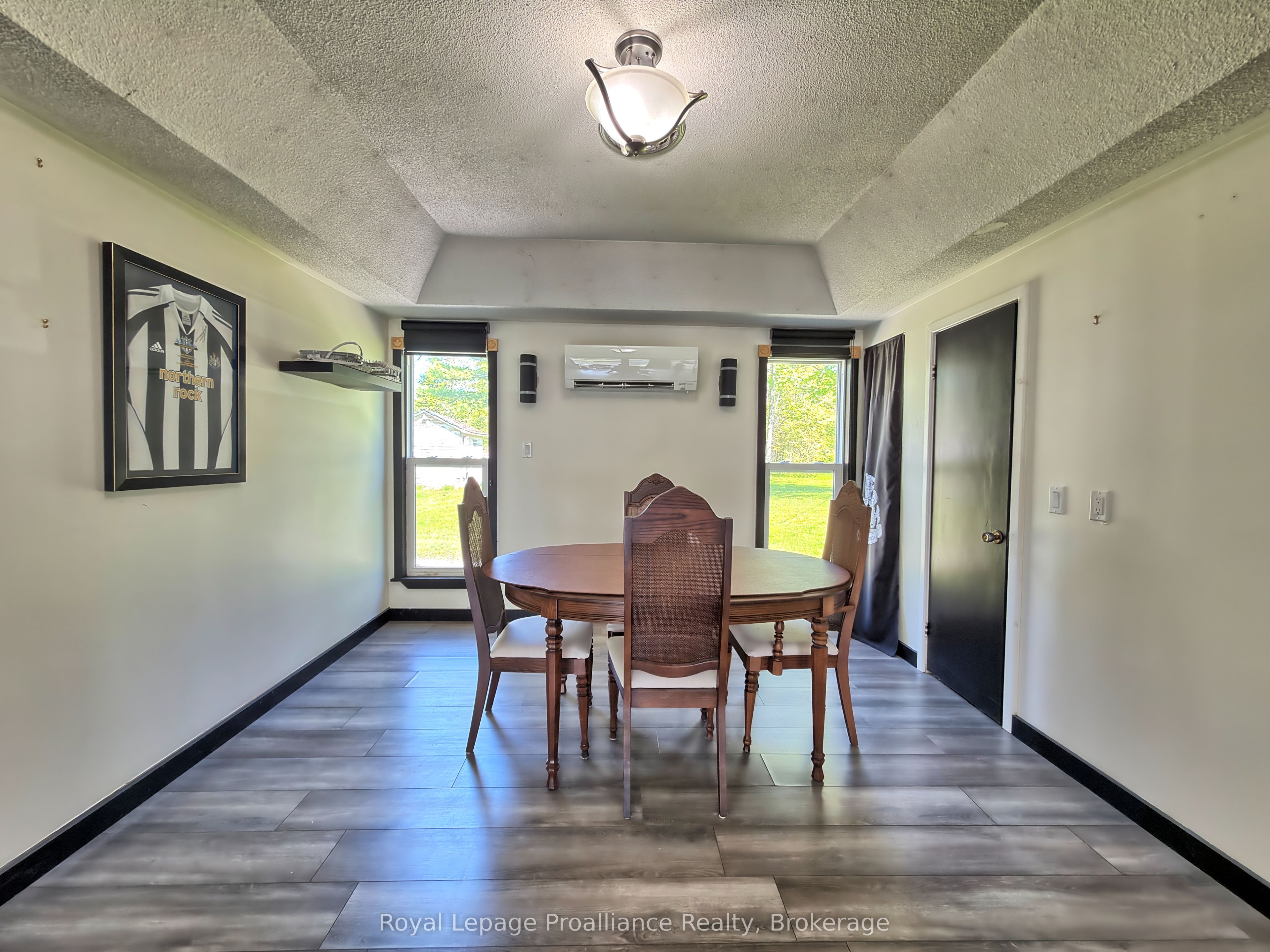 562 Cordova Road Property Photo 9