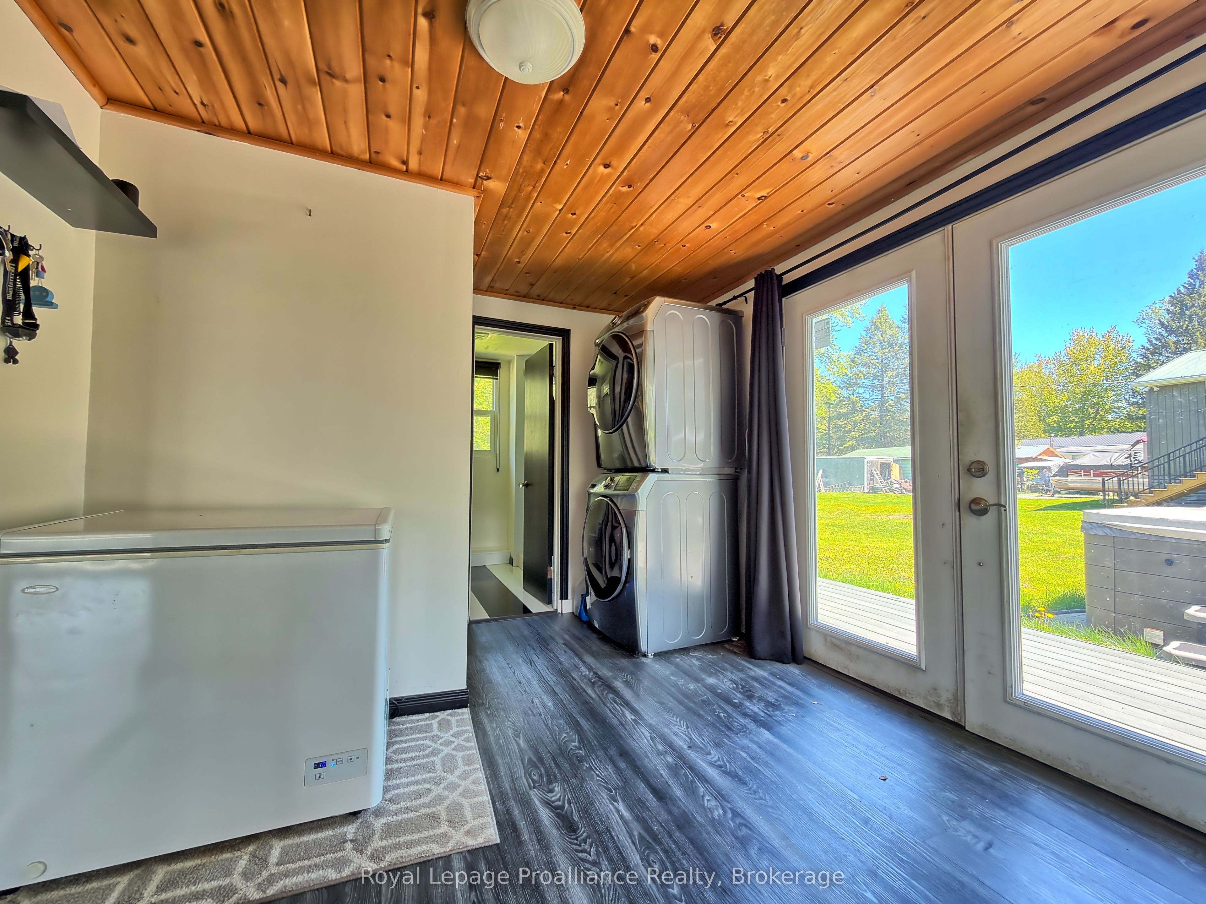 562 Cordova Road Property Photo 21