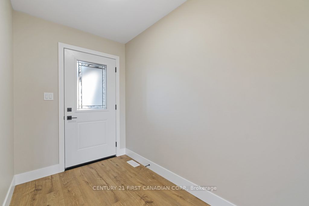95 Victoria Avenue E Property Photo 6
