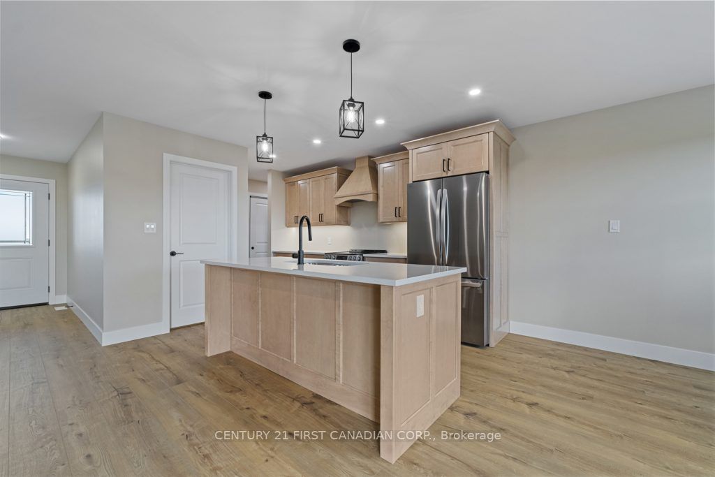 95 Victoria Avenue E Property Photo 10