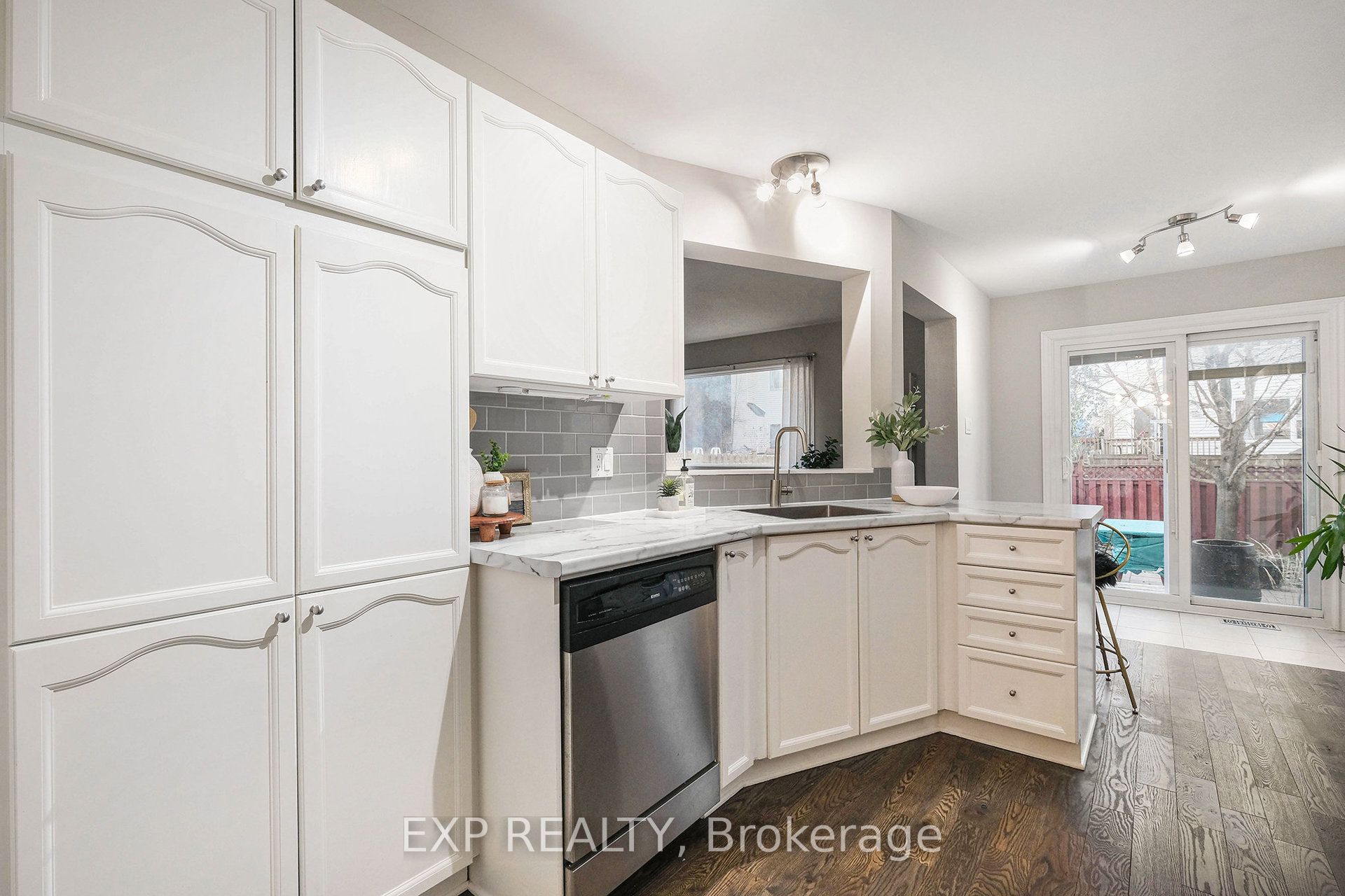 34 Avonmore Crescent Property Photo 7