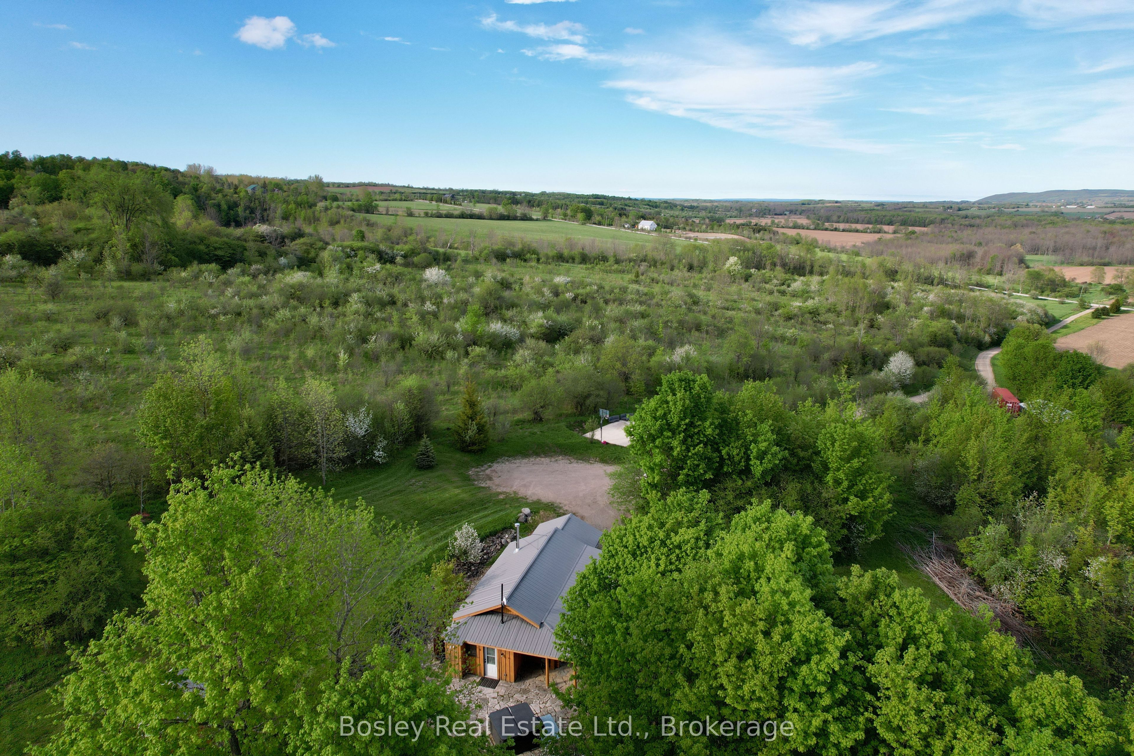 316270 3rd Line C Property Photo 23
