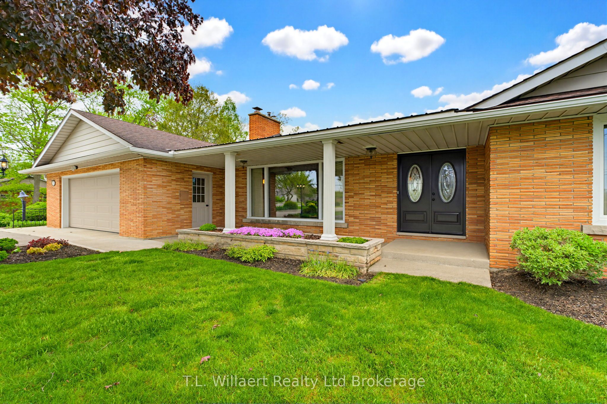 70 Albert Street Property Photo 2