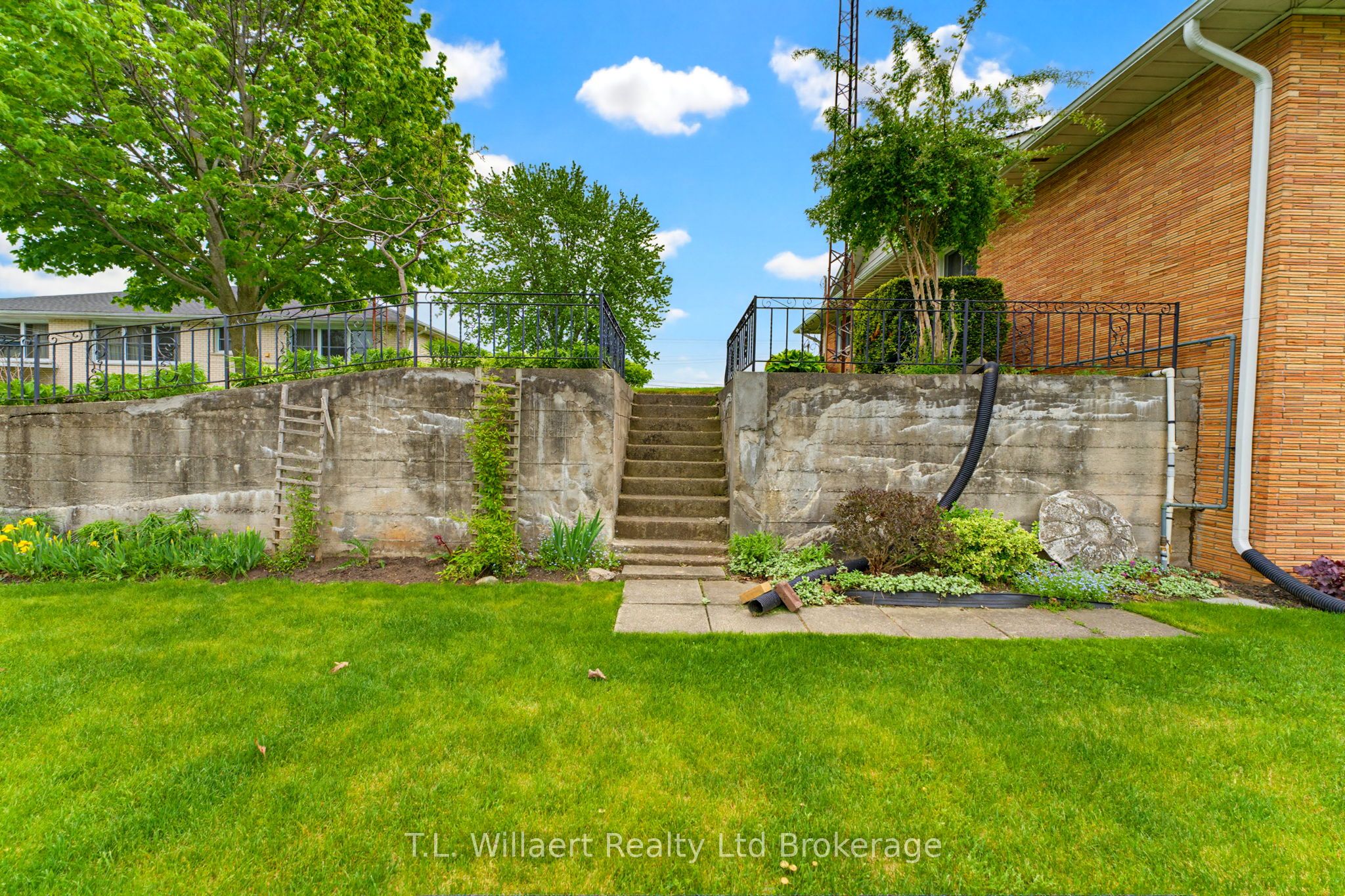 70 Albert Street Property Photo 39