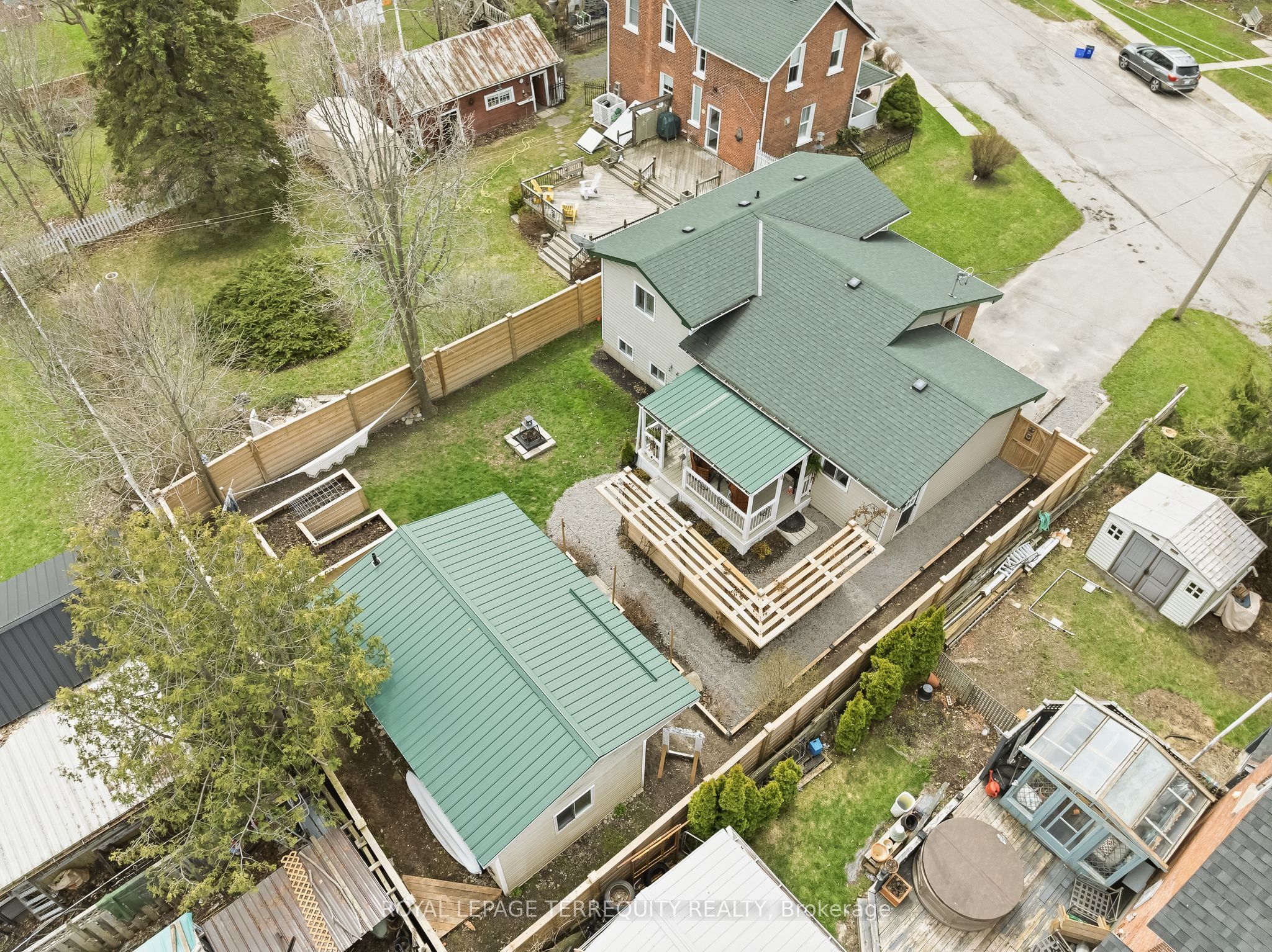 65 Booth Street S Property Photo 45