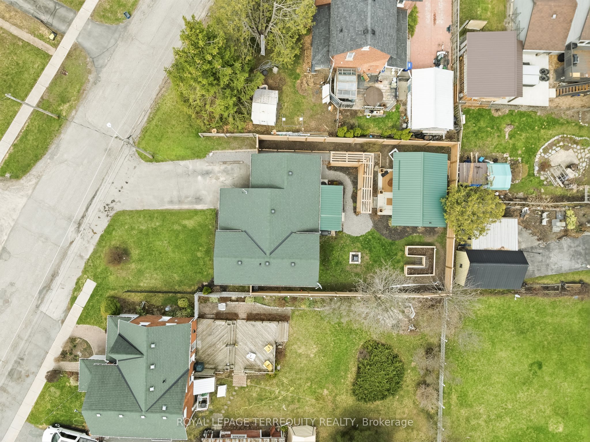 65 Booth Street S Property Photo 46