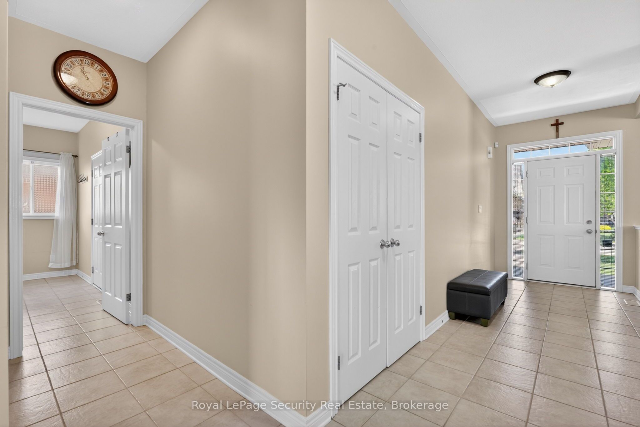 37 Fredonia Crescent Property Photo 4