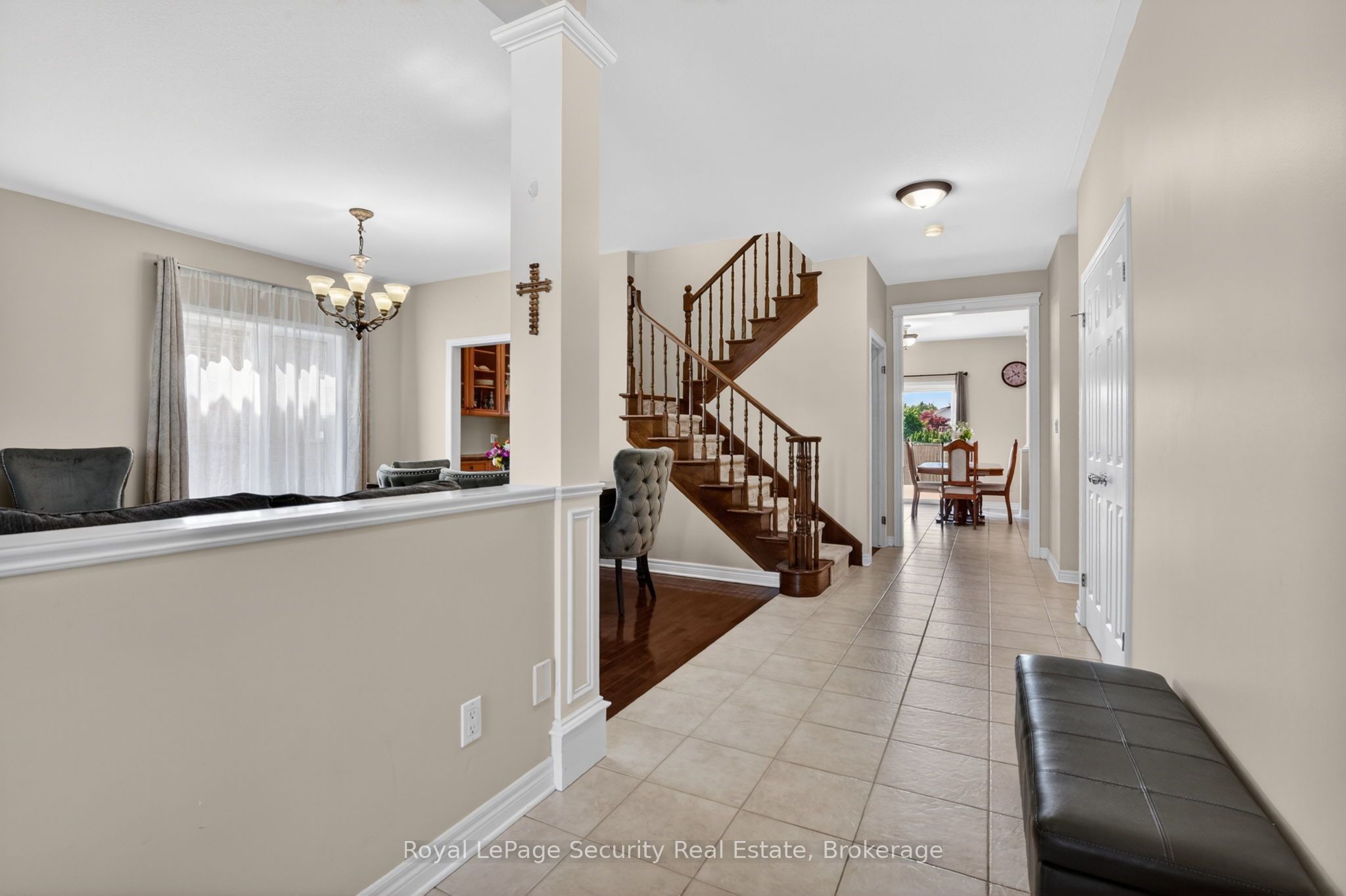 37 Fredonia Crescent Property Photo 6