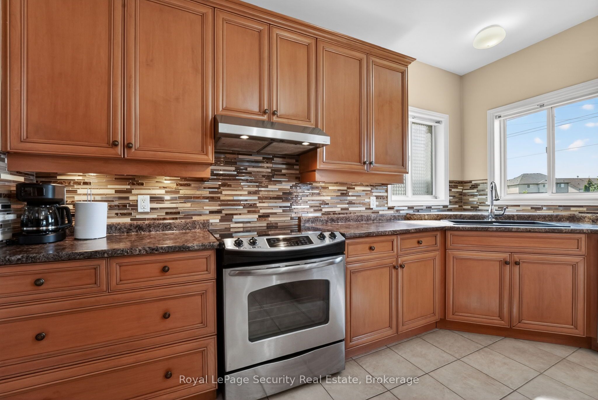37 Fredonia Crescent Property Photo 16